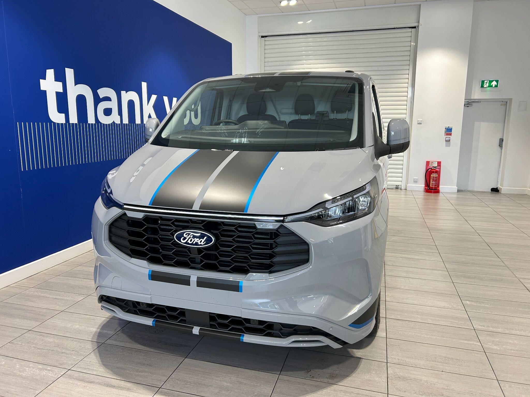 Ford Transit Custom Image 2