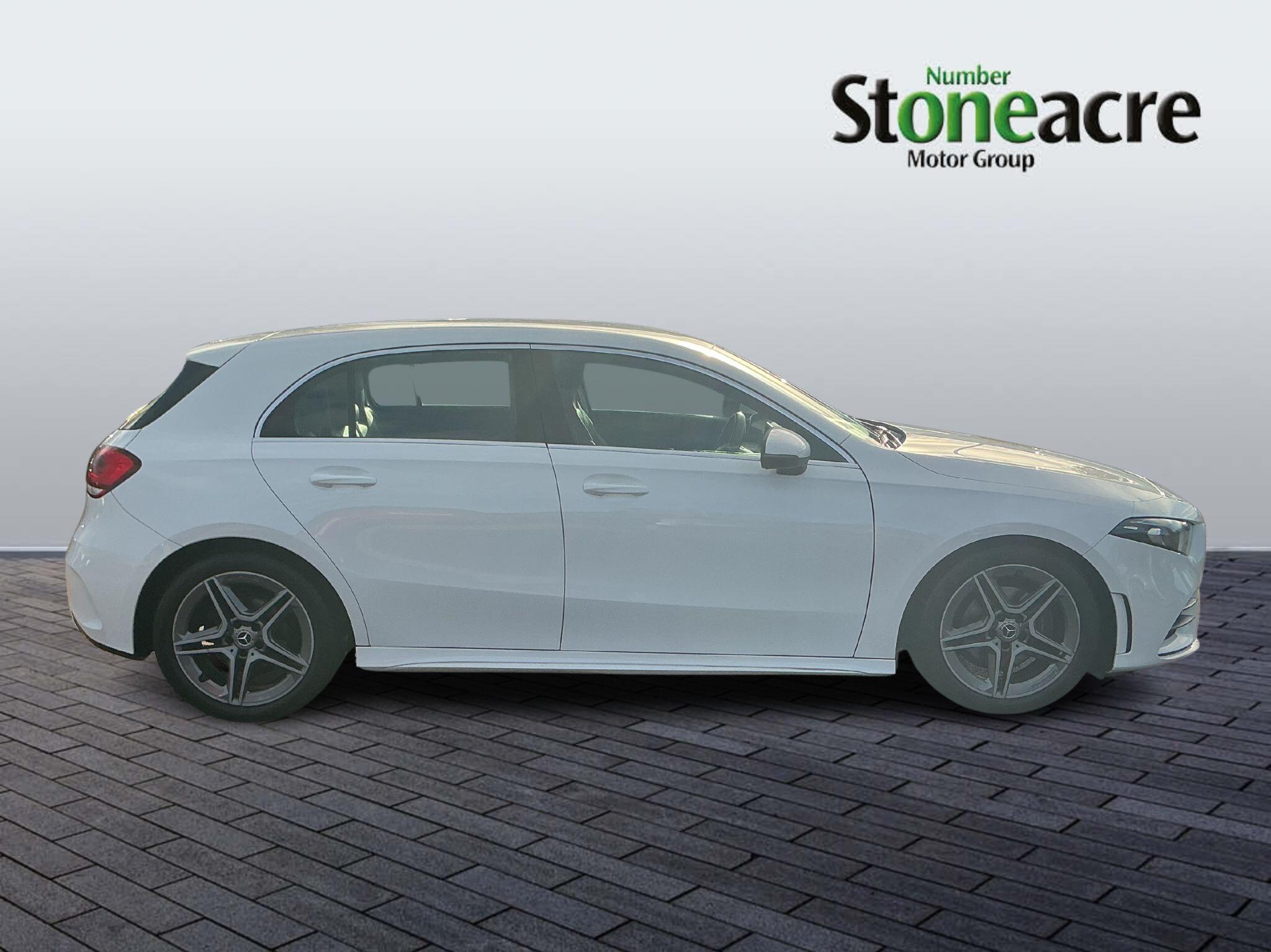 Mercedes-Benz A-Class 2.0 A200d AMG Line 8G-DCT Euro 6 (s/s) 5dr YX69JDU Image 2