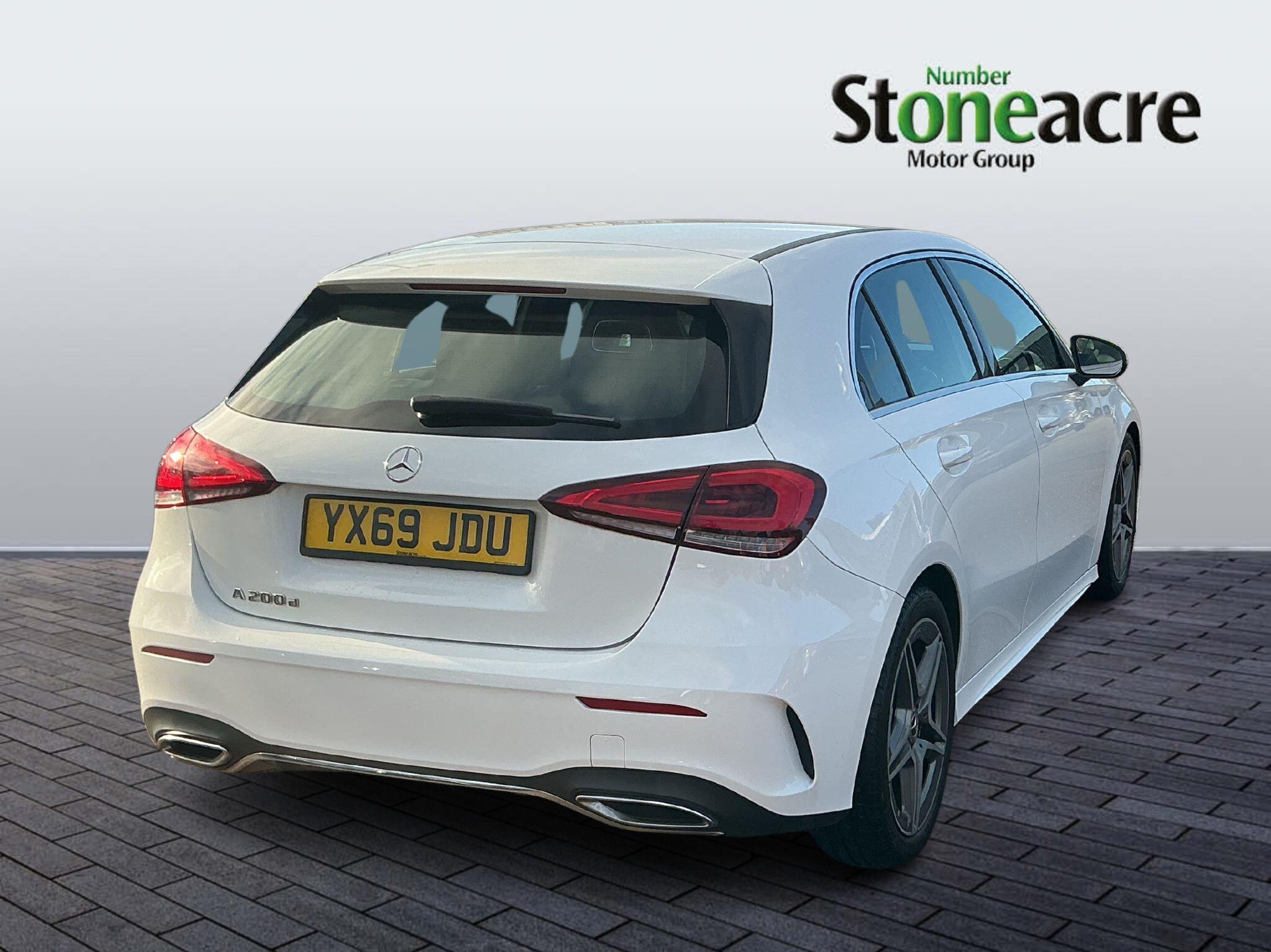 Mercedes-Benz A-Class 2.0 A200d AMG Line 8G-DCT Euro 6 (s/s) 5dr YX69JDU Image 3