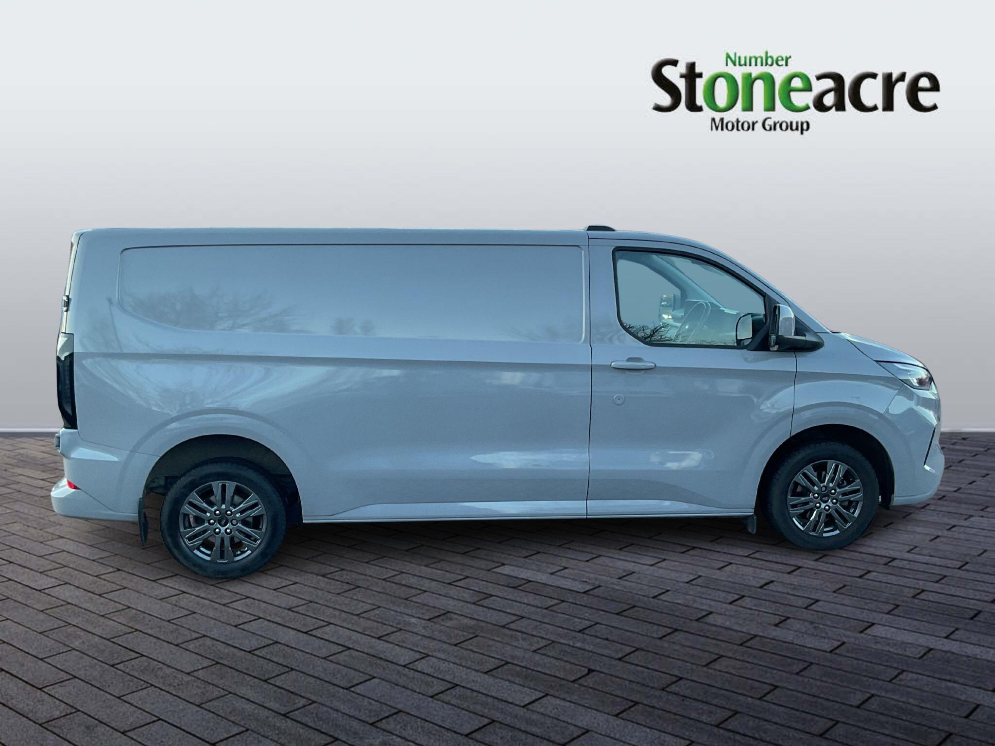 Ford Transit Custom Image 2