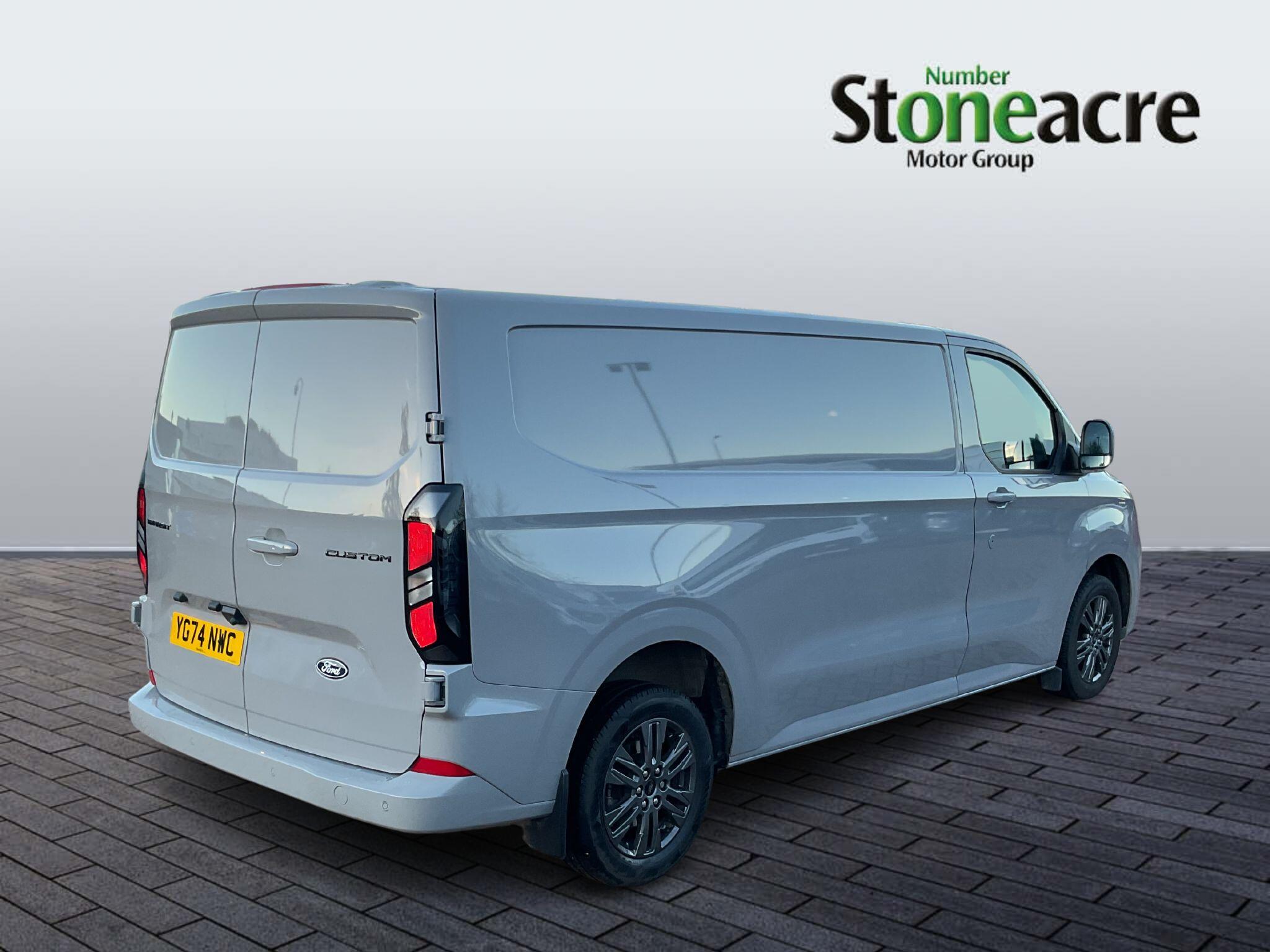 Ford Transit Custom Image 3
