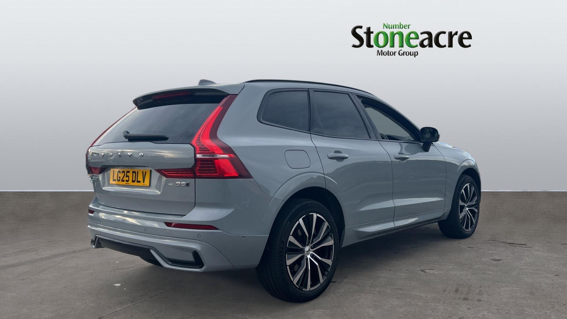 Volvo XC60 Plus Dark B5 (250 hp) LG25DLV Image 2