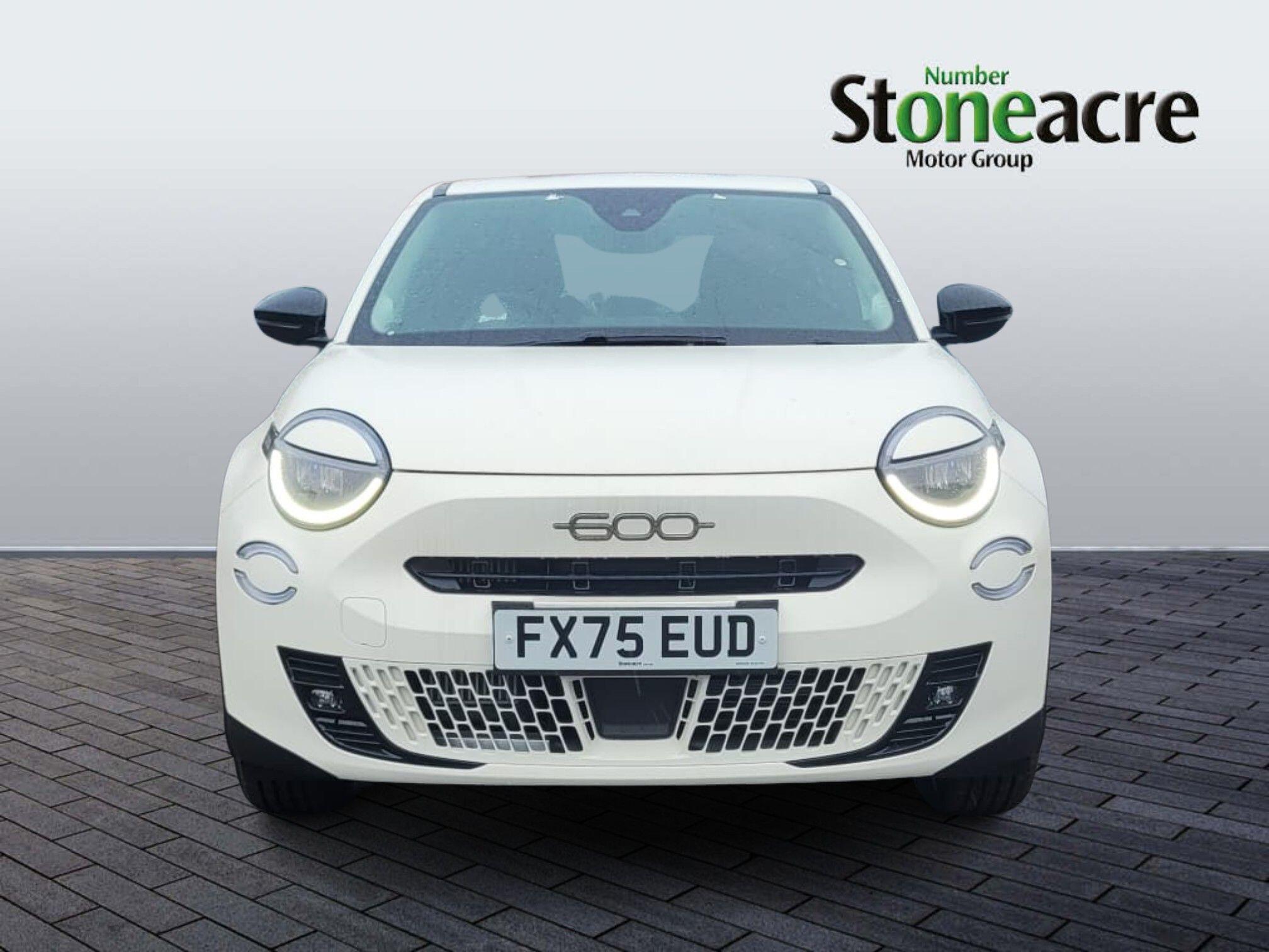 Fiat 600 1.2 MHEV e-DCT Euro 6 (s/s) 5dr FX75EUD Image 2