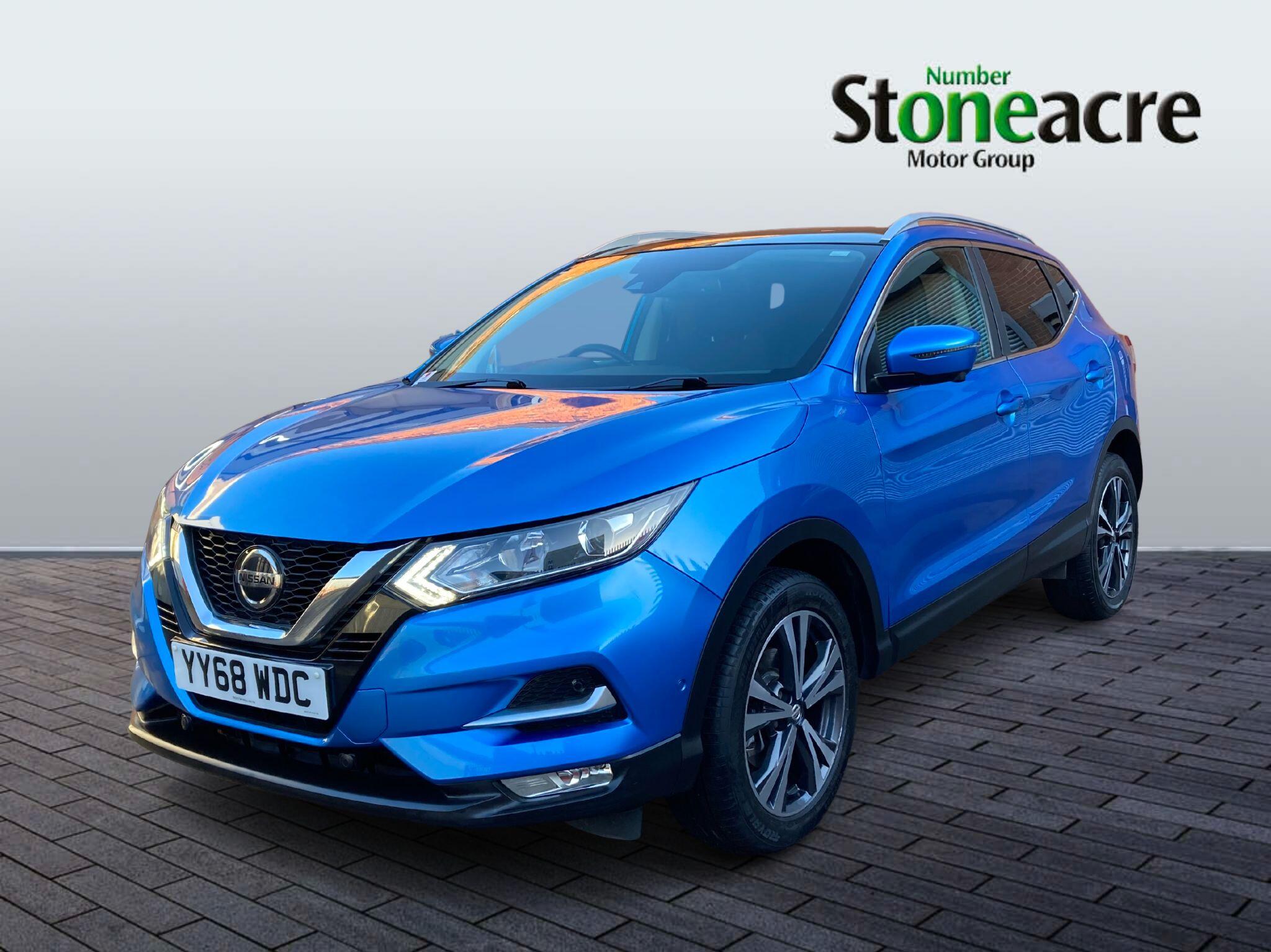 Nissan Qashqai 1.3 DiG-T N-Connecta 5dr YY68WDC Image 3