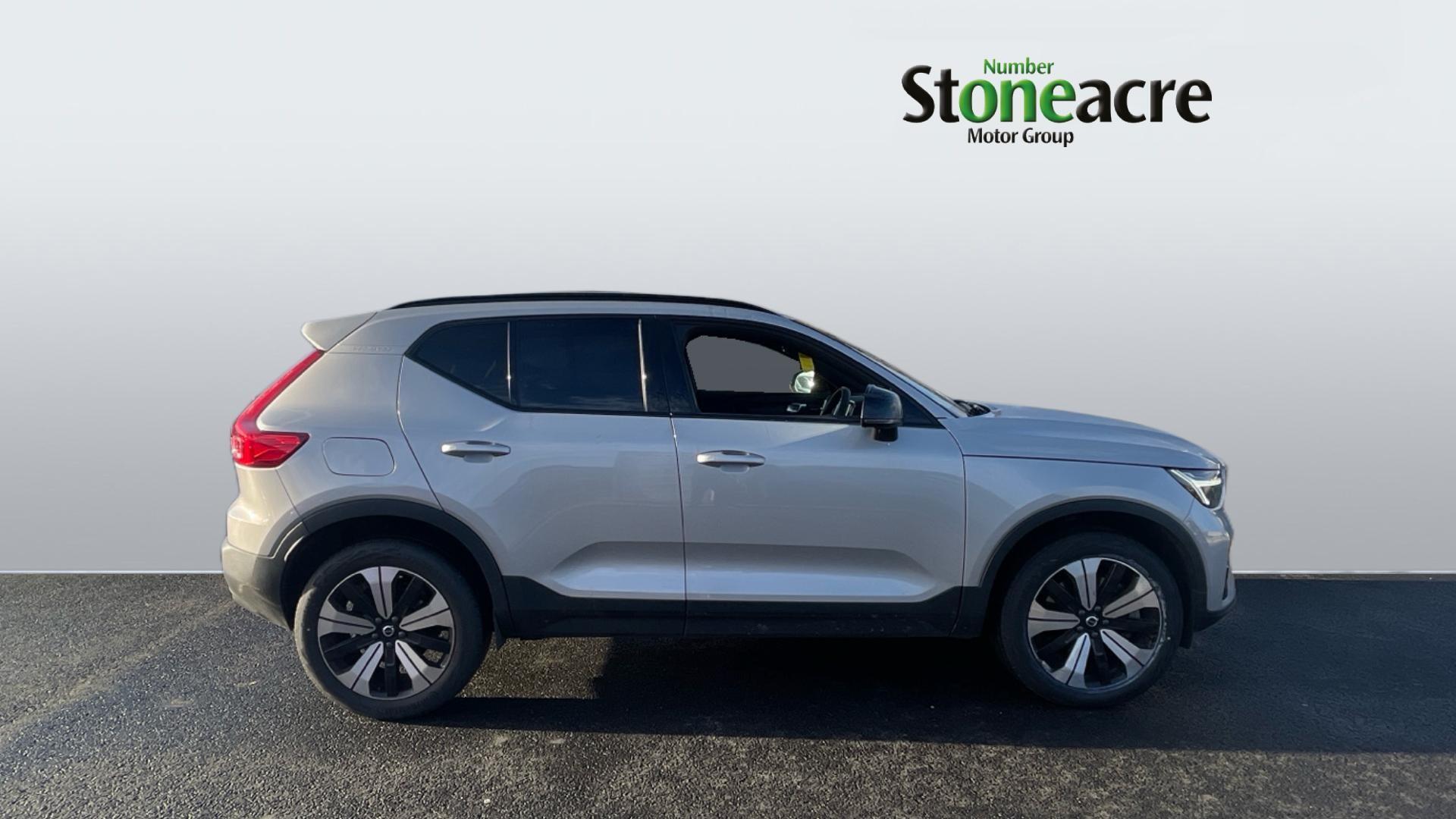 Volvo XC40 Recharge 1.5h T5 Recharge 10.7kWh Ultimate Dark SUV 5dr Petrol Plug-in Hybrid Auto Euro 6 (s/s) (262 ps) KM23EKK Image 3