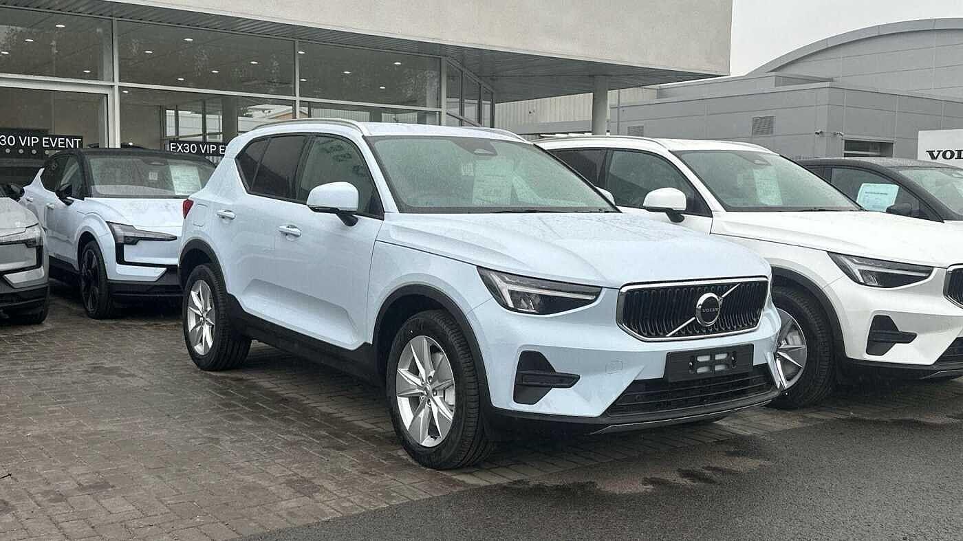 Volvo XC40 Core B3 (163 hp) Auto NA75JRO Image 1