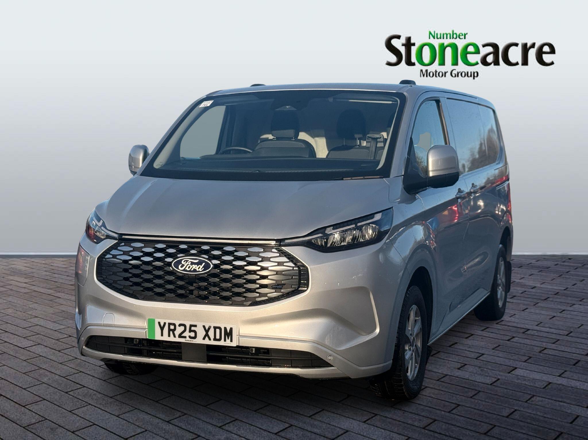 Ford E-Transit Custom Image 3