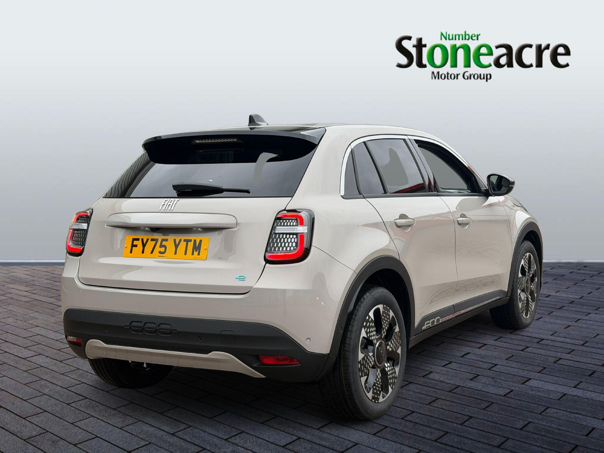 Fiat 600e New Fiat 600e La Prima 54kwh 154hp FY75YTM Image 3