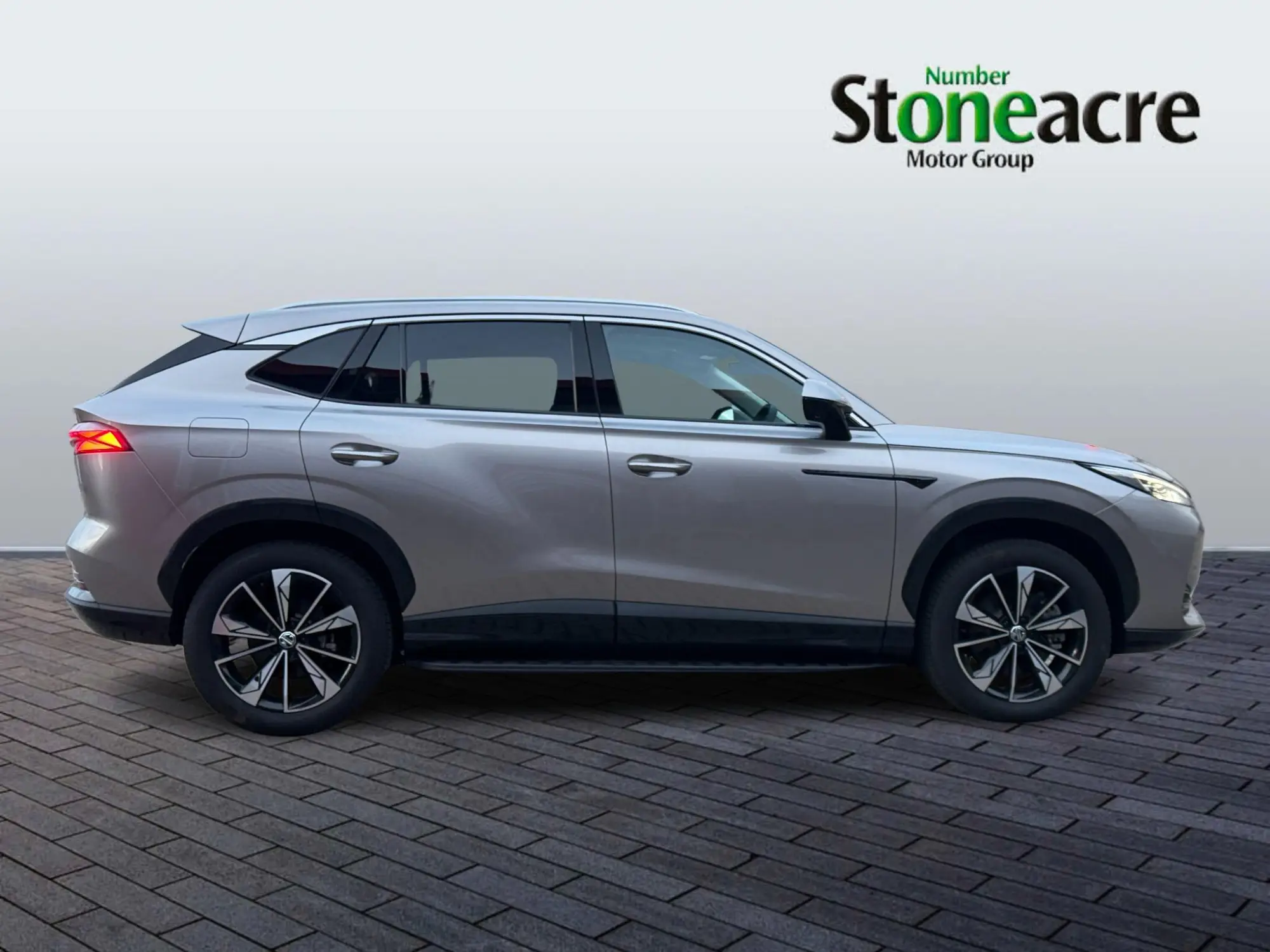 MG HS Plug-In Hybrid 1.5 T-GDI 24.7 kWh Trophy Auto Euro 6 (s/s) 5dr FG74UWR Image 2