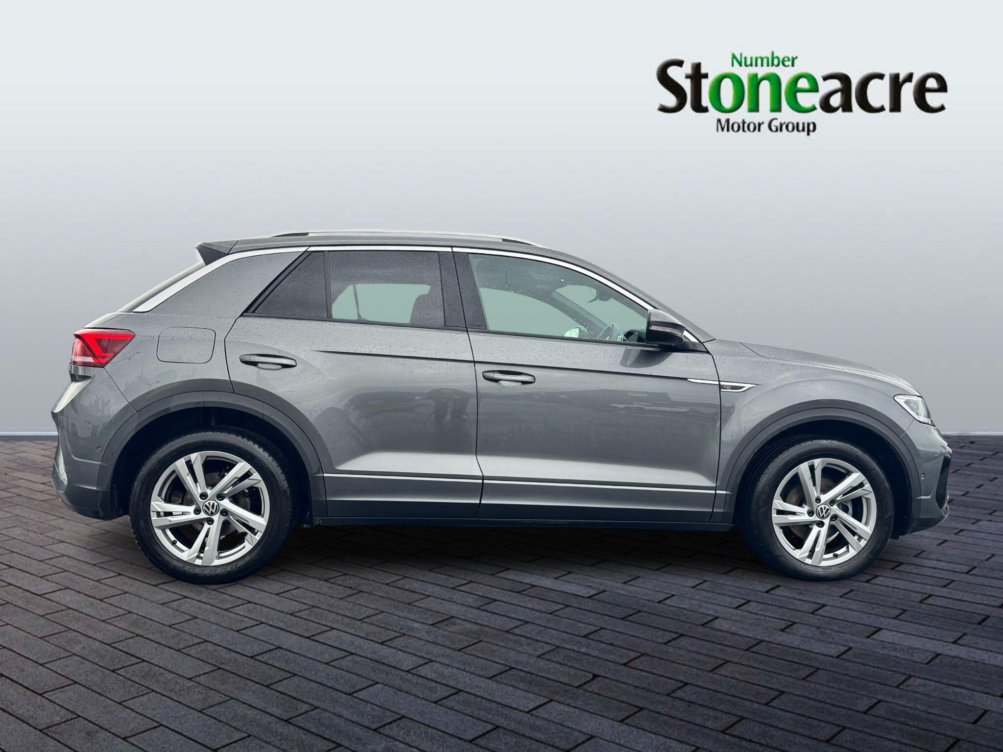 Volkswagen T-Roc 1.5 TSI R-Line Euro 6 (s/s) 5dr FP72CLJ Image 2