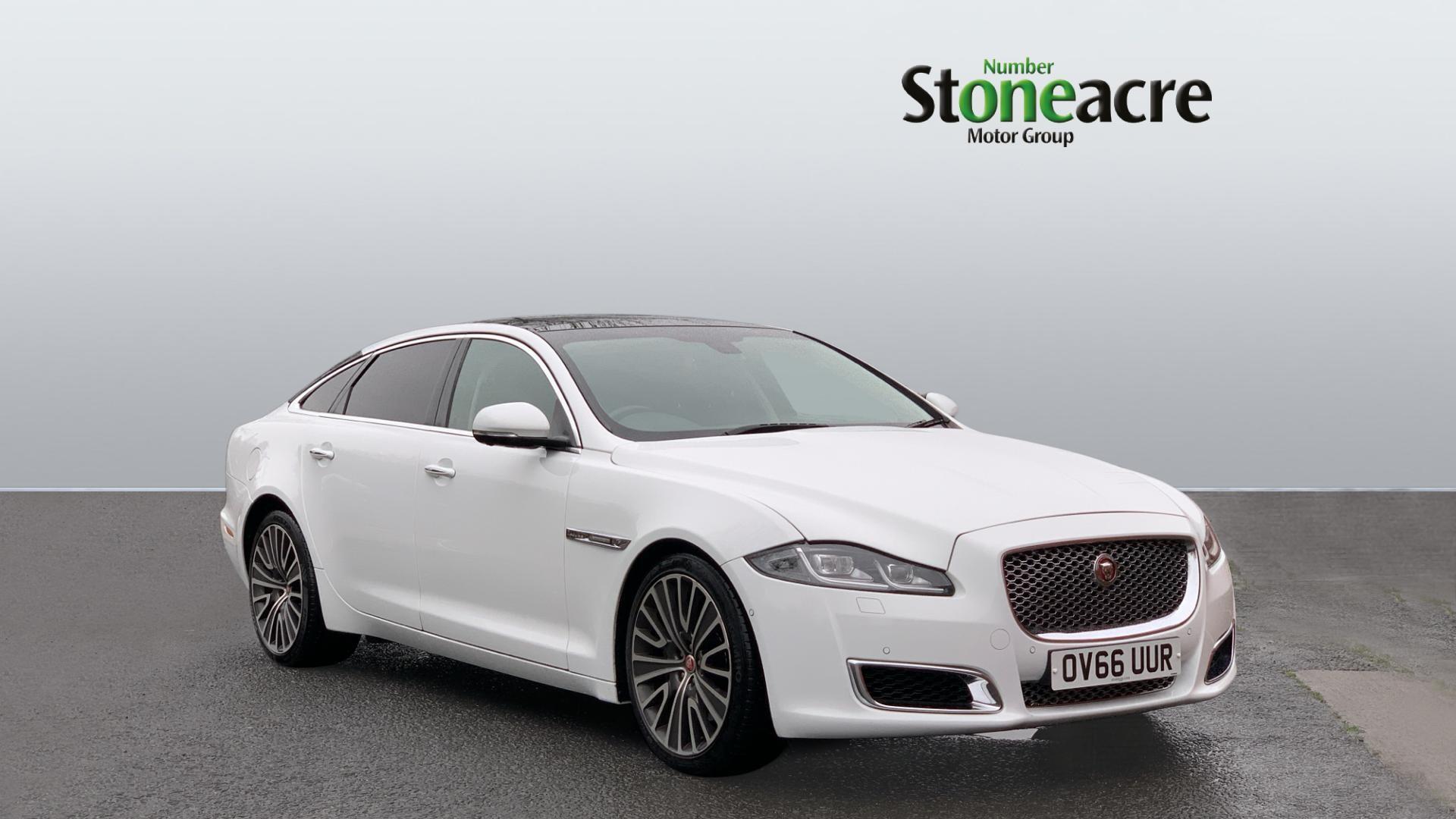 Jaguar XJ 3.0d V6 Autobiography Auto Euro 6 (s/s) 4dr (LWB) OV66UUR Image 1