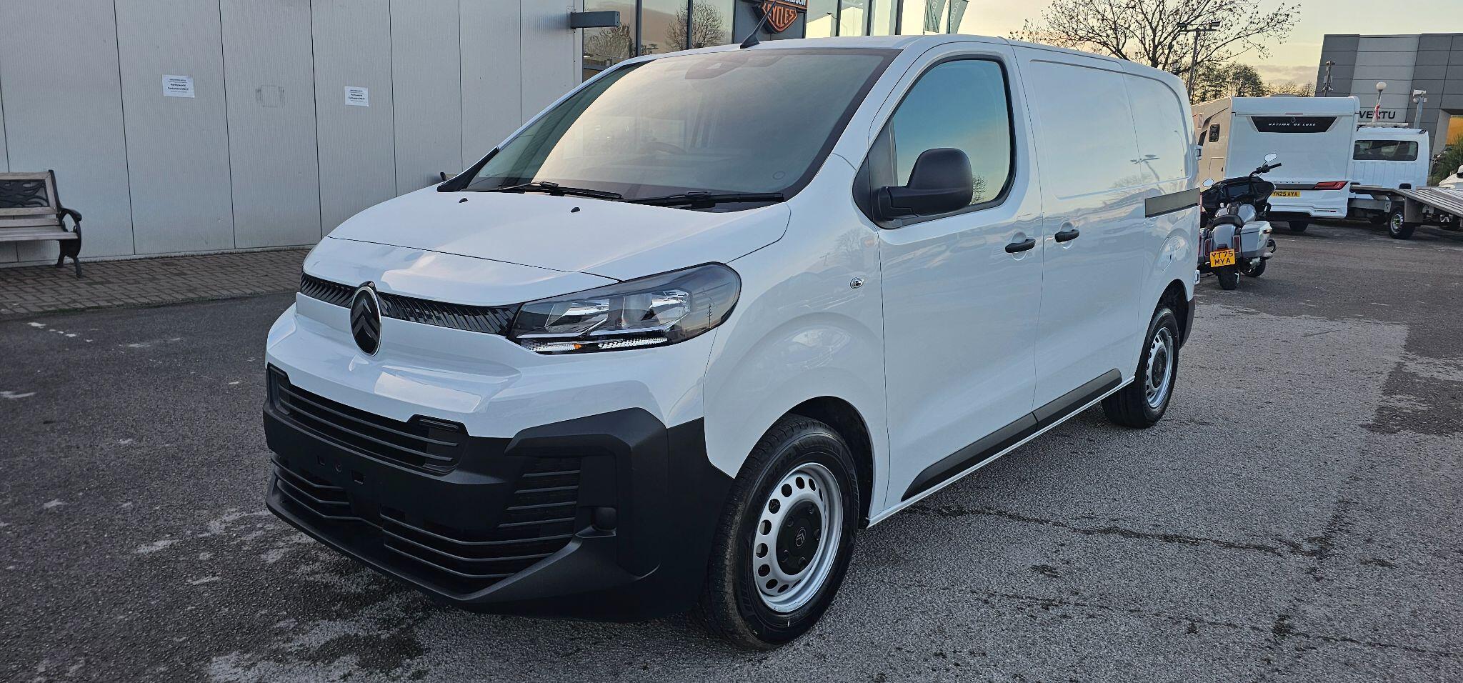 Citroen Dispatch 2.0 BlueHDi Enterprise M MWB Euro 6 6dr Image 3