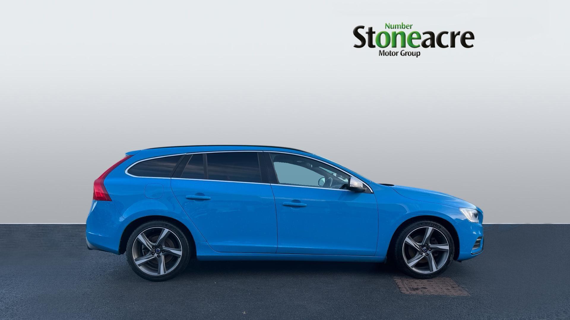 Volvo V60 1.6 D2 R-Design Nav Euro 5 (s/s) 5dr R888SKW Image 3