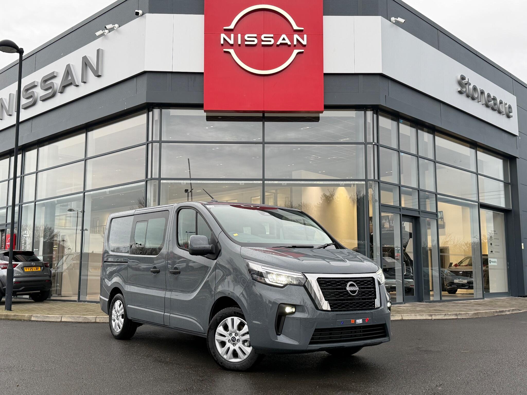 Nissan Primastar 2.0 dCi 30 Tekna Crew Van L1 H1 Euro 6 (s/s) 6dr Image 1
