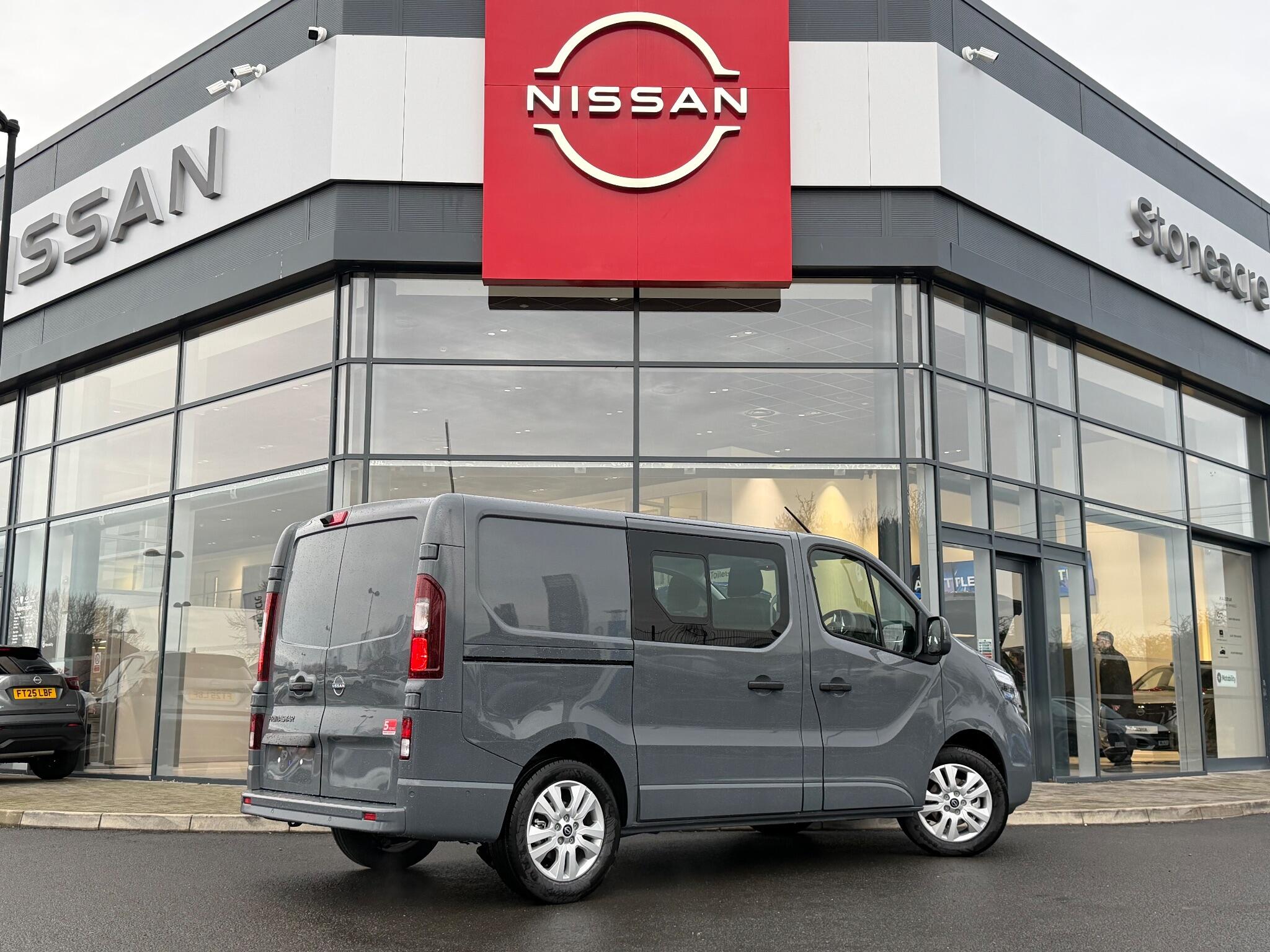 Nissan Primastar 2.0 dCi 30 Tekna Crew Van L1 H1 Euro 6 (s/s) 6dr Image 3