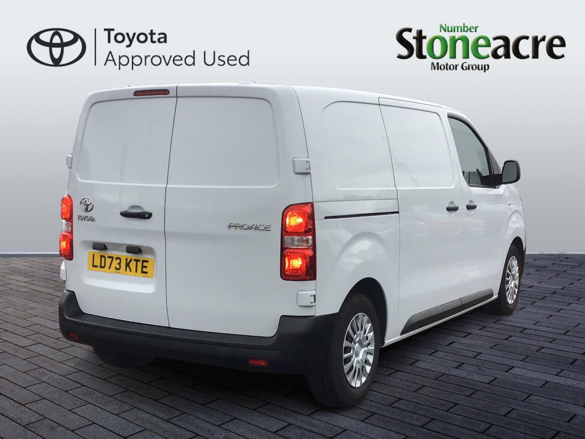 Toyota Proace 1.5D 120 Icon Van LD73KTE Image 3