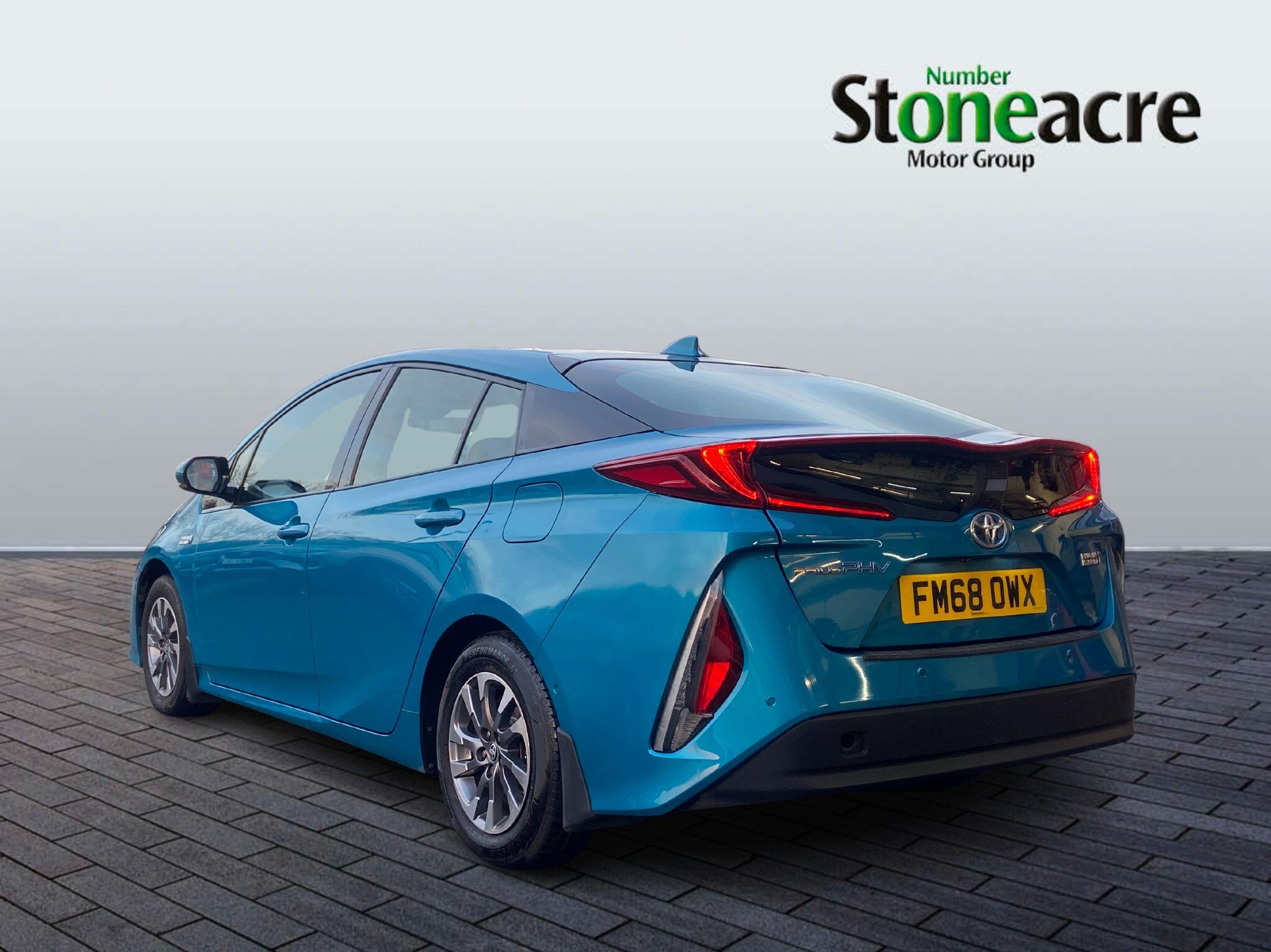 Toyota Prius Plug-in Hybrid 1.8 VVT-h 8.8 kWh Excel CVT Euro 6 (s/s) 5dr FM68OWX Image 2