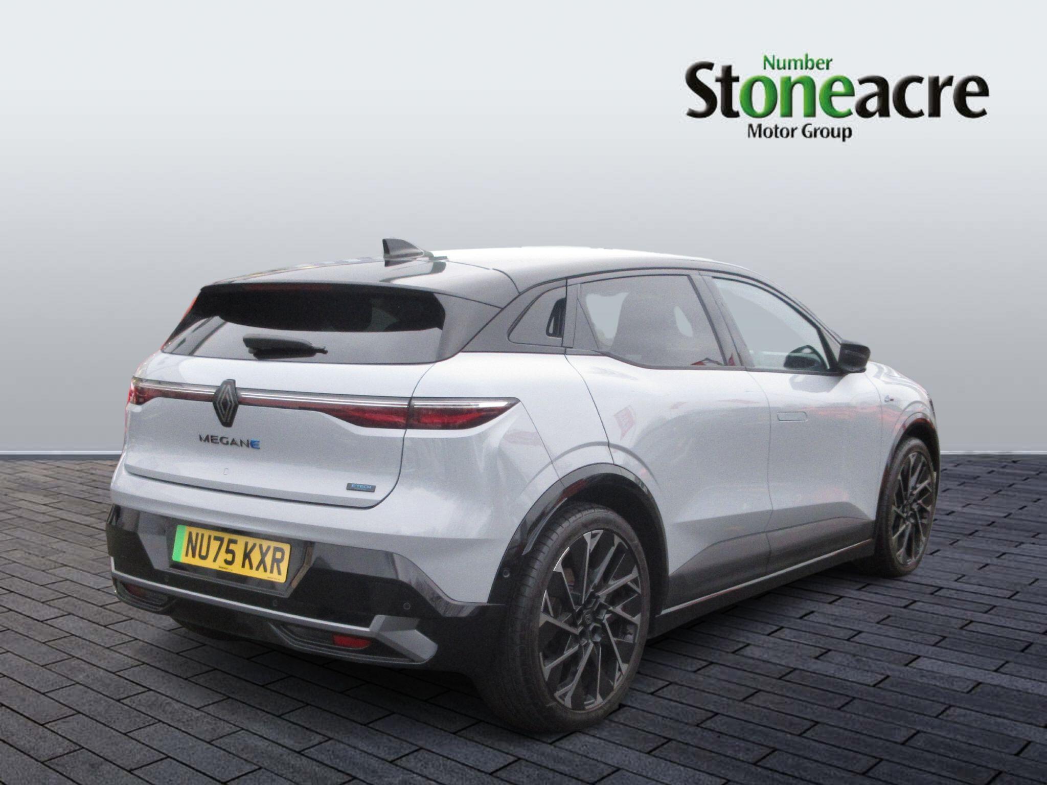 Renault Megane E-TECH comfort range 60kWh techno esprit Alpine Auto 5dr NU75KXR Image 3