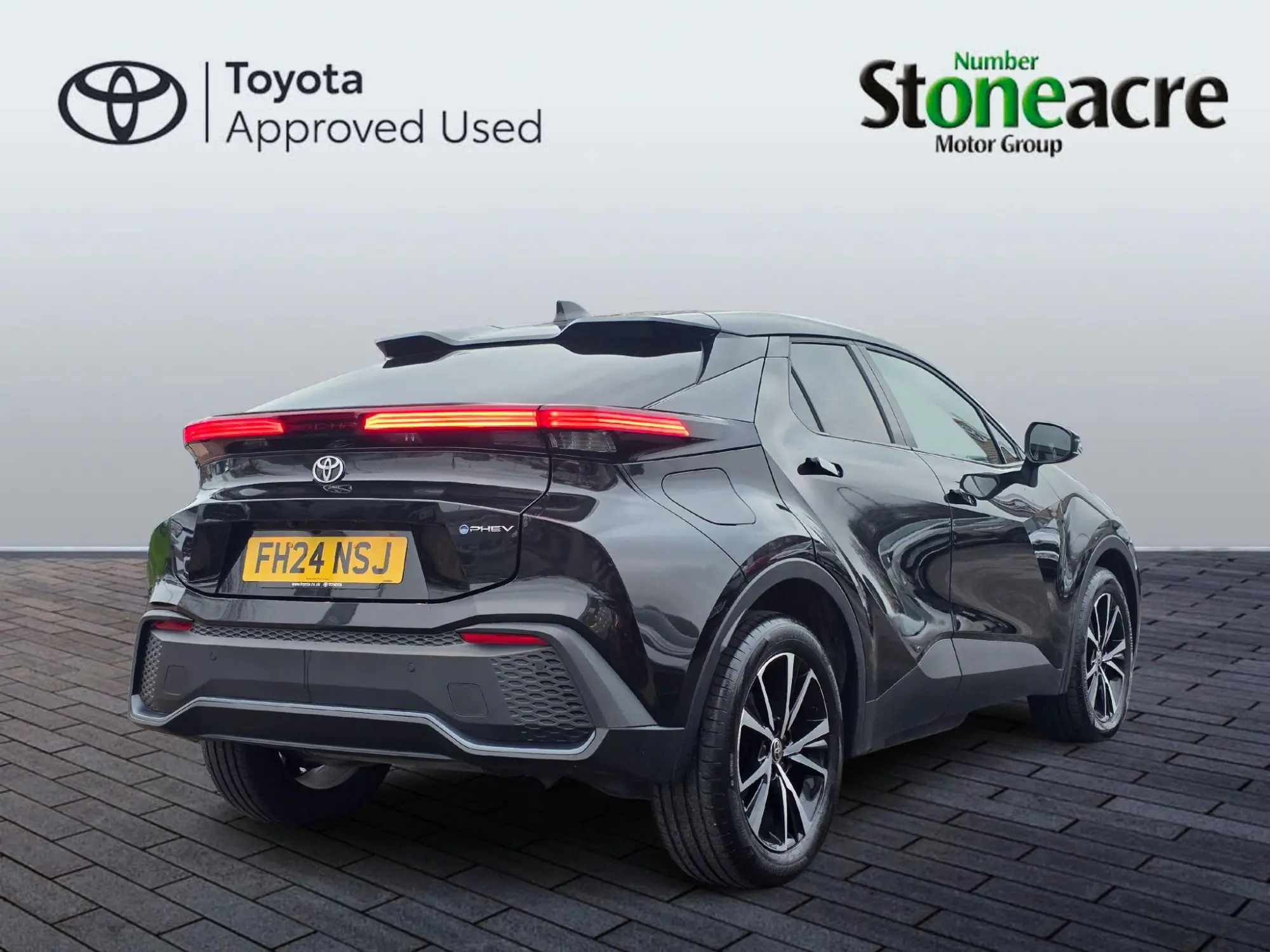 Toyota C-HR Plug-in Hybrid 2.0 VVT-h 13.6 kWh Design CVT Euro 6 (s/s) 5dr FH24NSJ Image 2