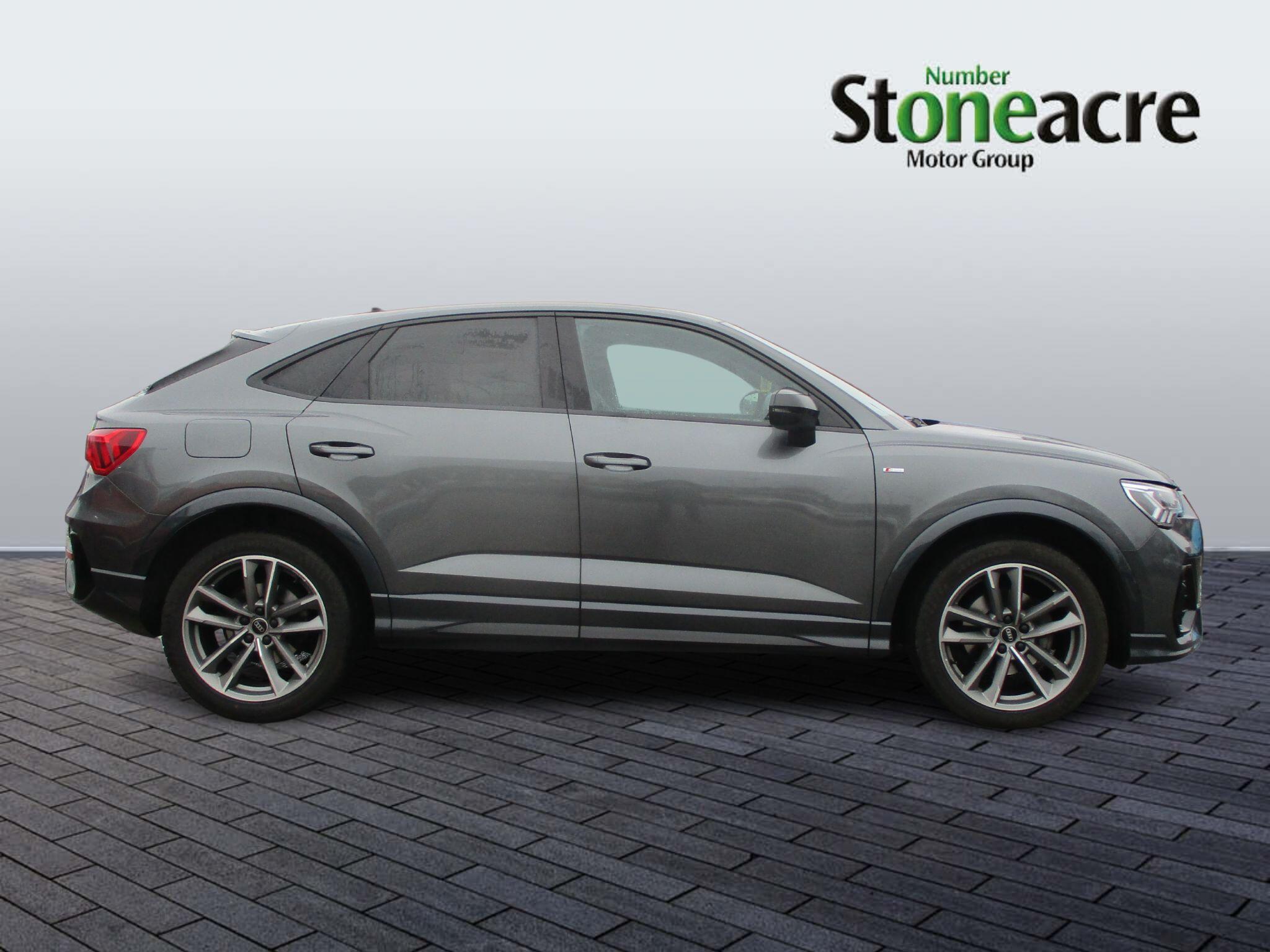 Audi Q3 1.5 TFSI CoD 35 Black Edition Sportback S Tronic Euro 6 (s/s) 5dr BG22XDT Image 2