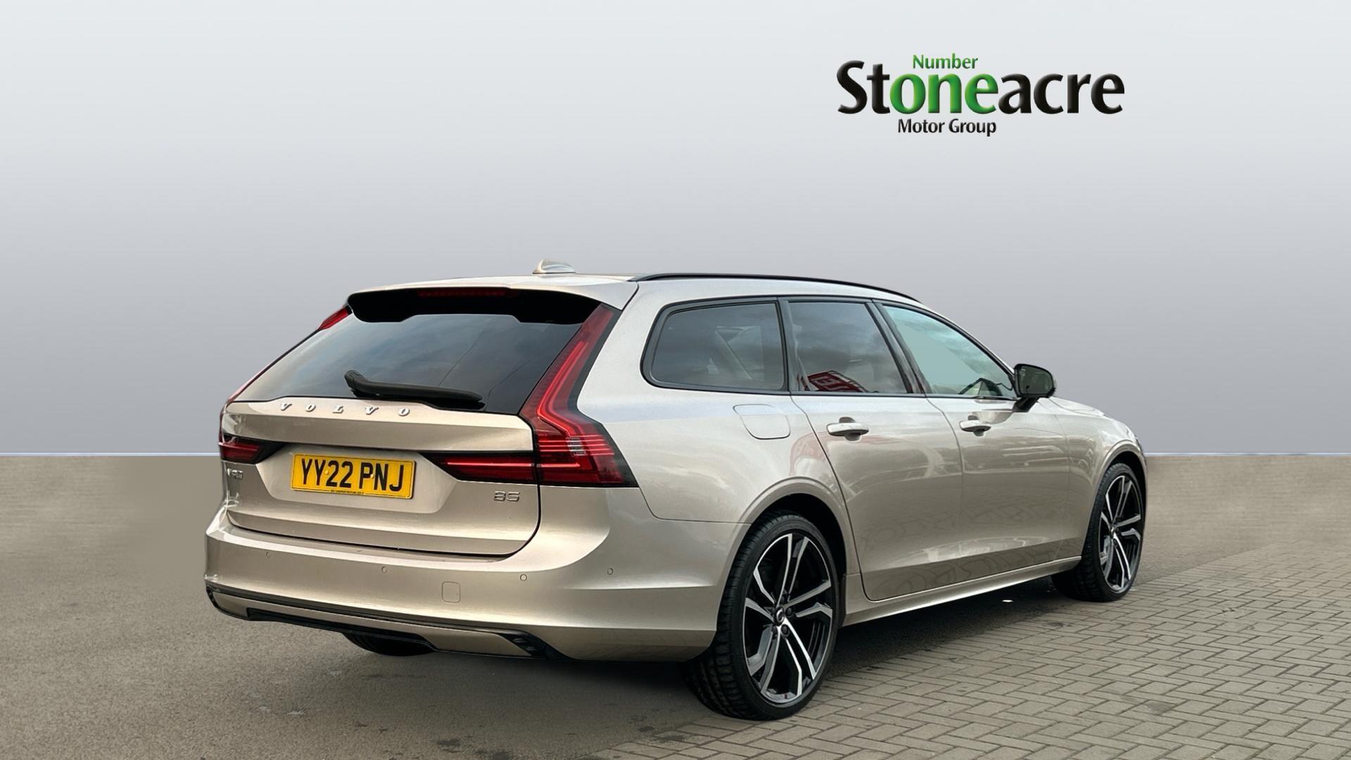 Volvo V90 Ultimate, B5 mild hybrid, Petrol, Dark YY22PNJ Image 2