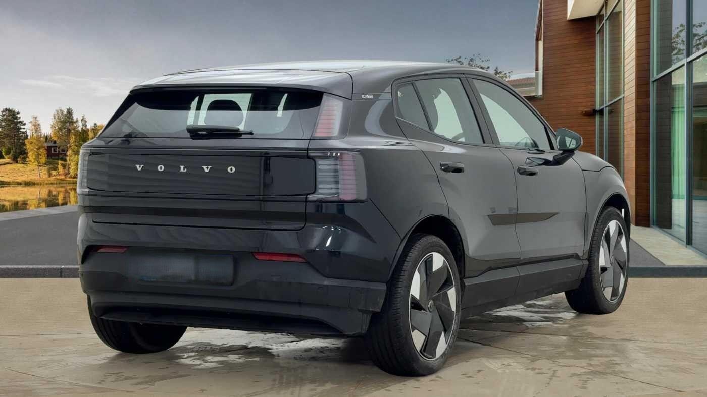 Volvo EX30 200kW SM Extended Range Plus 69kWh 5dr Auto NG75CXP Image 3