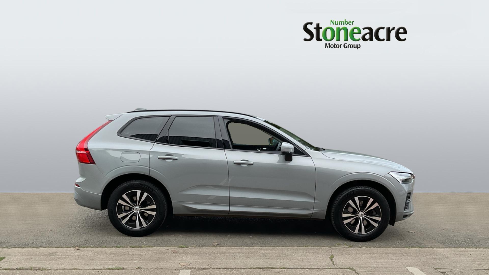 Volvo XC60 Core B5 AWD Mild Hybrid Petrol NA74VNE Image 3