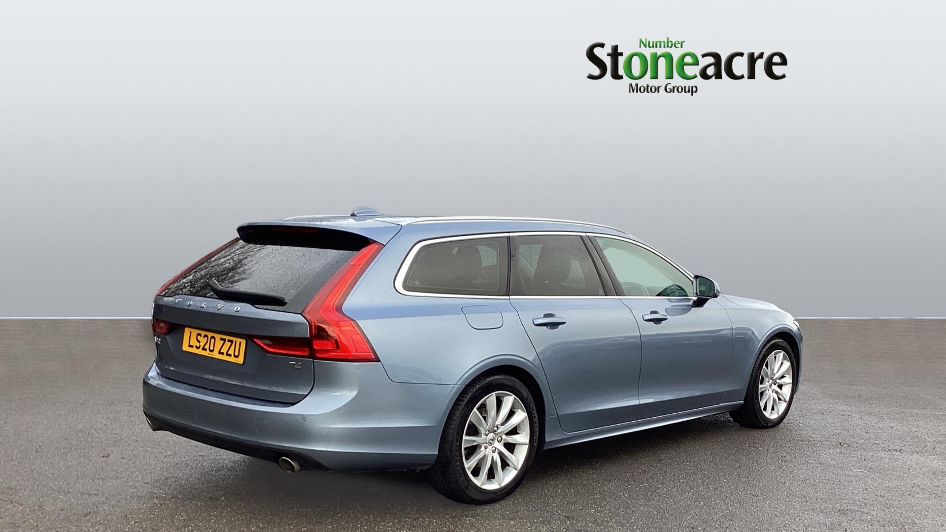 Volvo V90 2.0 T4 Momentum Plus 5dr Geartronic LS20ZZU Image 2