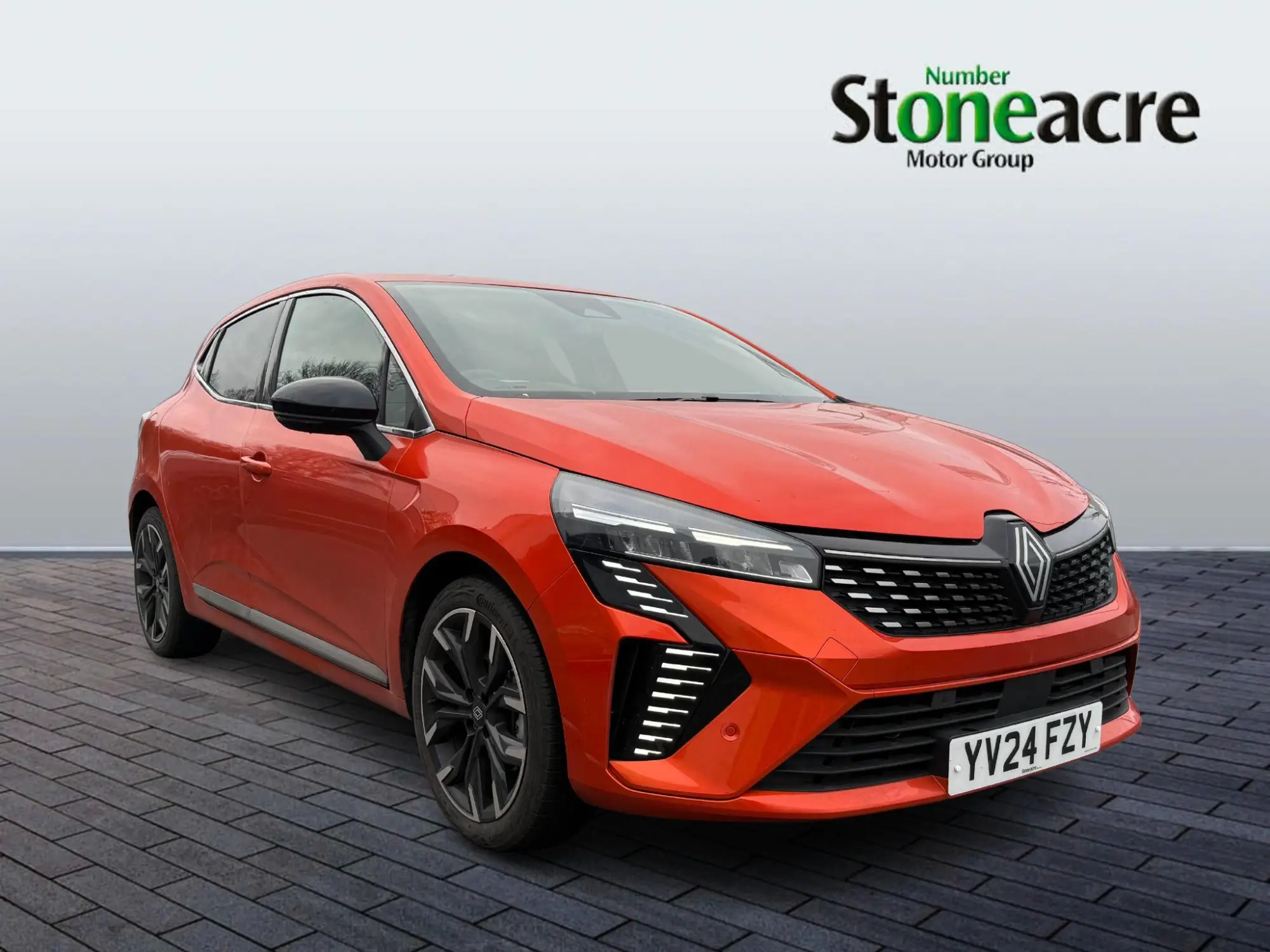Renault Clio E-Tech 1.6 E-TECH techno Auto Euro 6 (s/s) 5dr YV24FZY Image 1