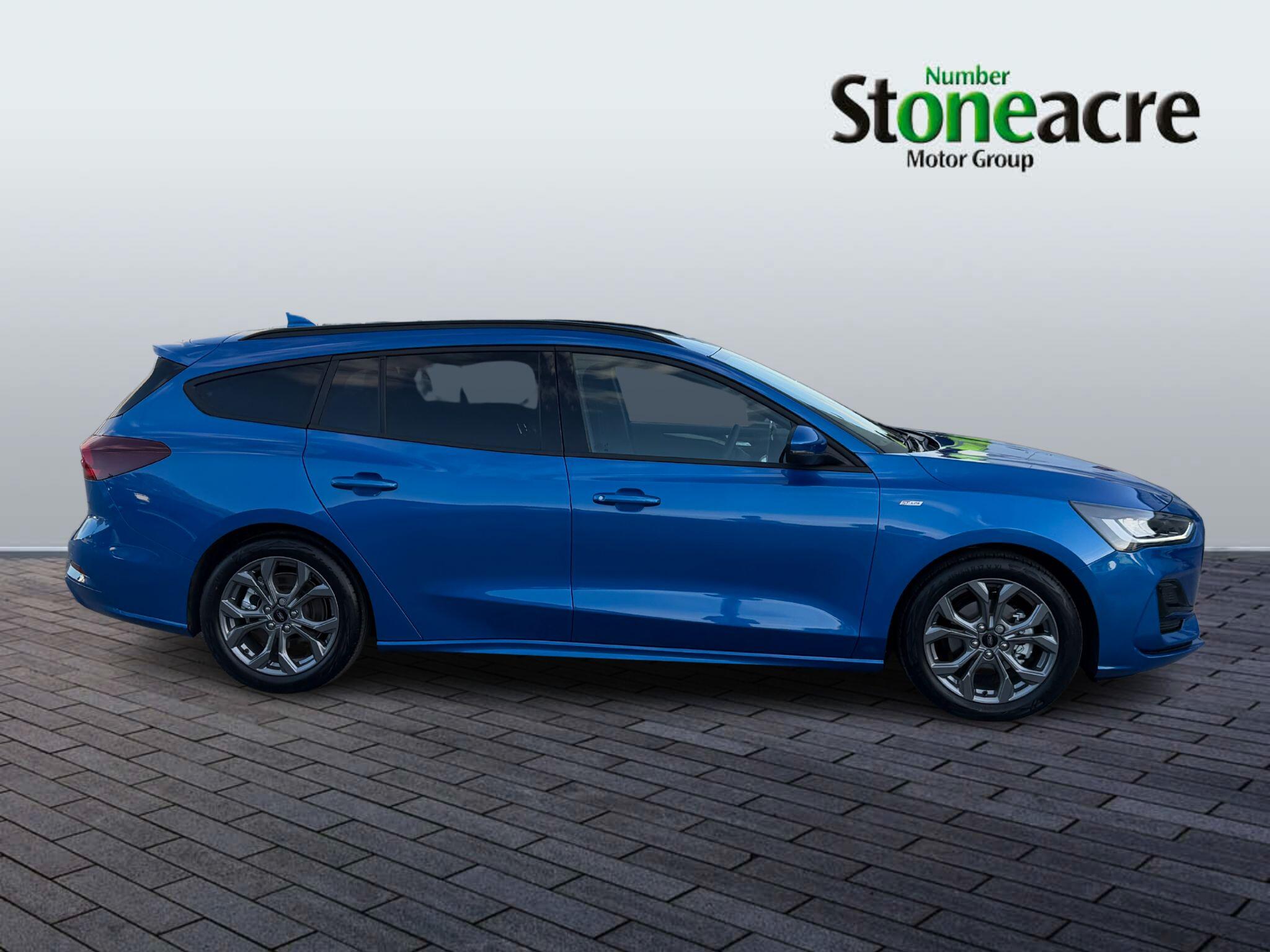 Ford Focus Estate 1.0T EcoBoost MHEV ST-Line DCT Euro 6 (s/s) 5dr YN75JVP Image 2