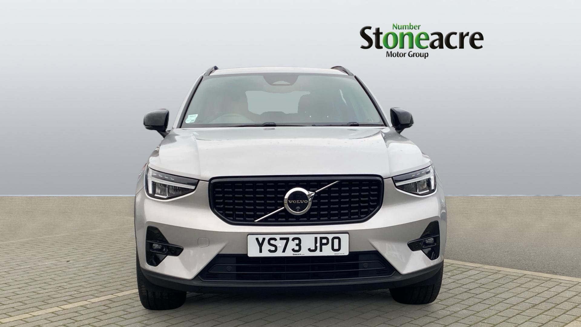 Volvo XC40 2.0 B3P Plus Dark 5dr Auto YS73JPO Image 2