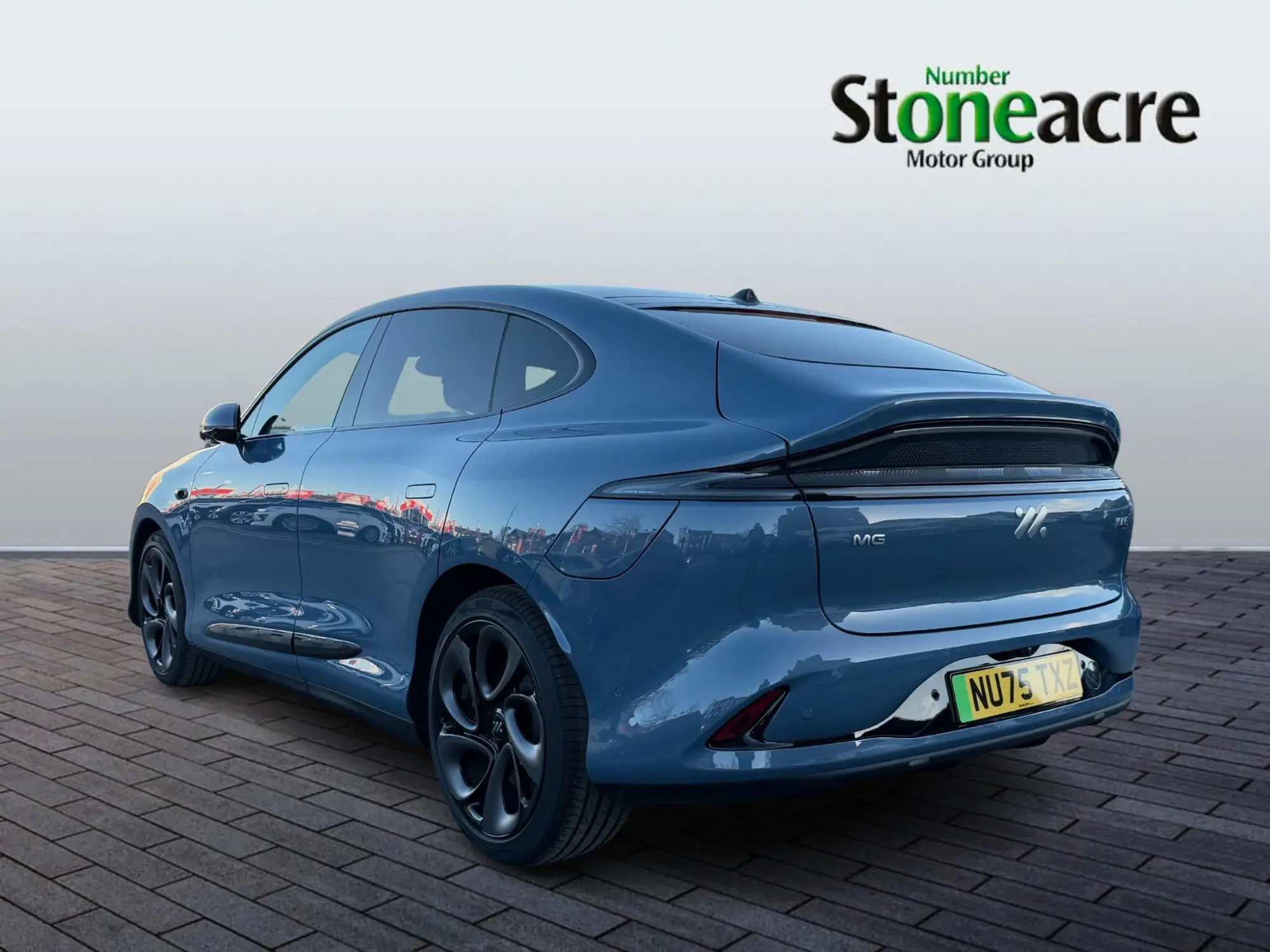 MG IM6 100kWh Launch Edition Auto 4WD 5dr NU75TXZ Image 3