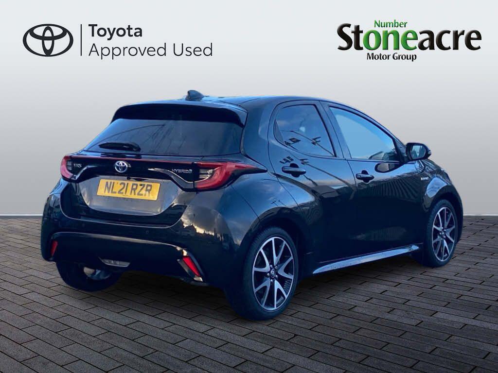 Toyota Yaris 1.5 Hybrid Dynamic 5dr CVT NL21RZR Image 3