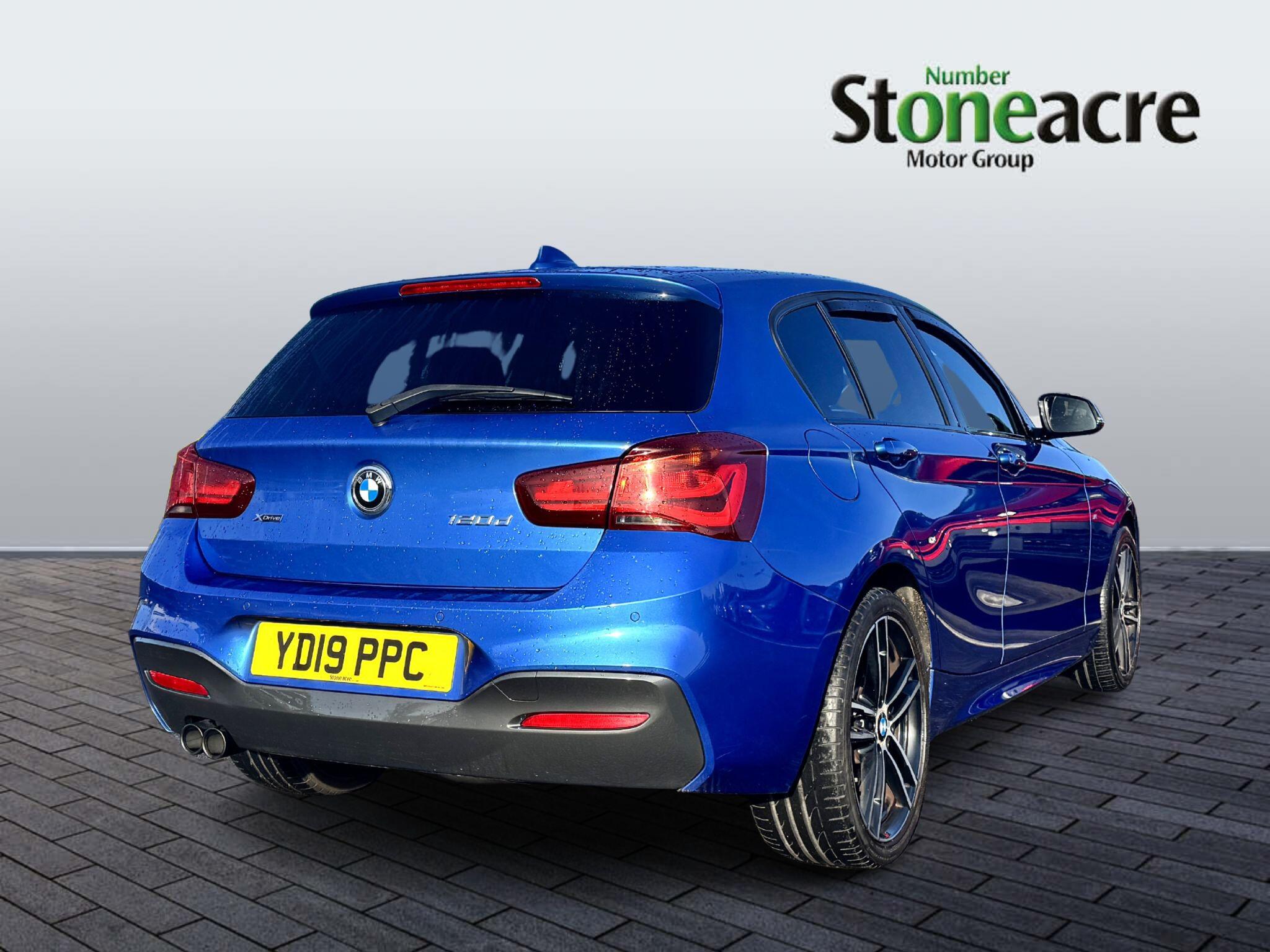 BMW 1 Series 2.0 120d M Sport Shadow Edition Auto xDrive Euro 6 (s/s) 5dr YD19PPC Image 3