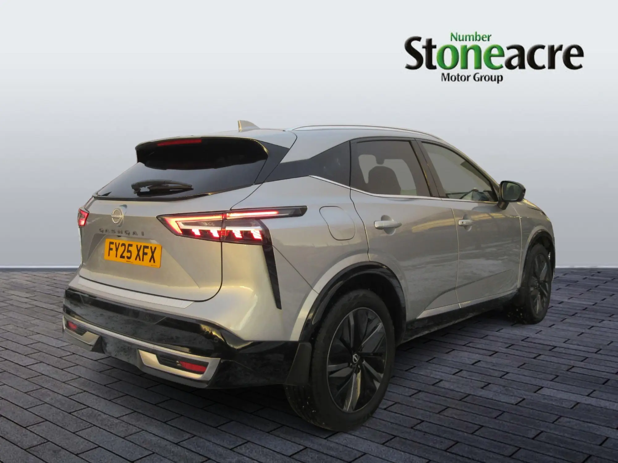 Nissan Qashqai 1.3 DIG-T MHEV Tekna XTRON 4WD Euro 6 (s/s) 5dr FY25XFX Image 3