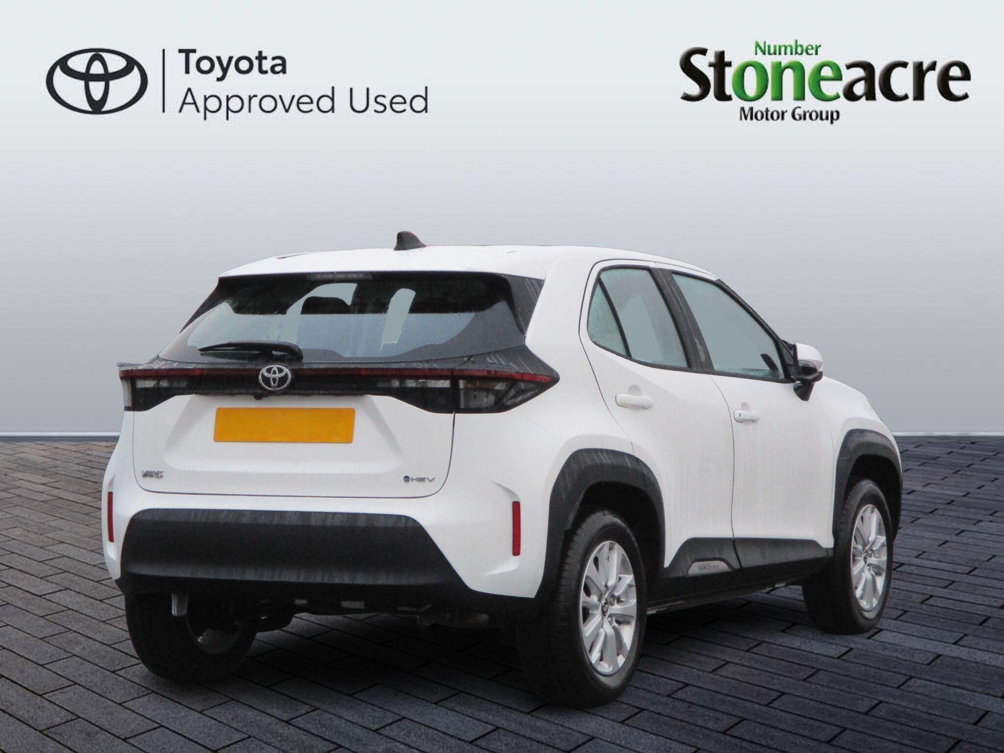 Toyota Yaris Cross 1.5 VVT-h Icon SUV 5dr Petrol Hybrid E-CVT Euro 6 (s/s) (116 ps) NU75KFP Image 3