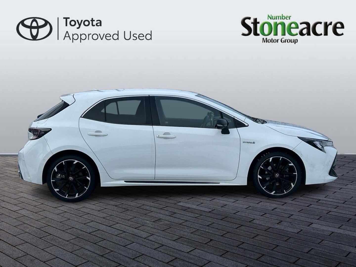 Toyota Corolla Hatchback 1.8 VVT-h GR SPORT CVT Euro 6 (s/s) 5dr LV70VGY Image 2