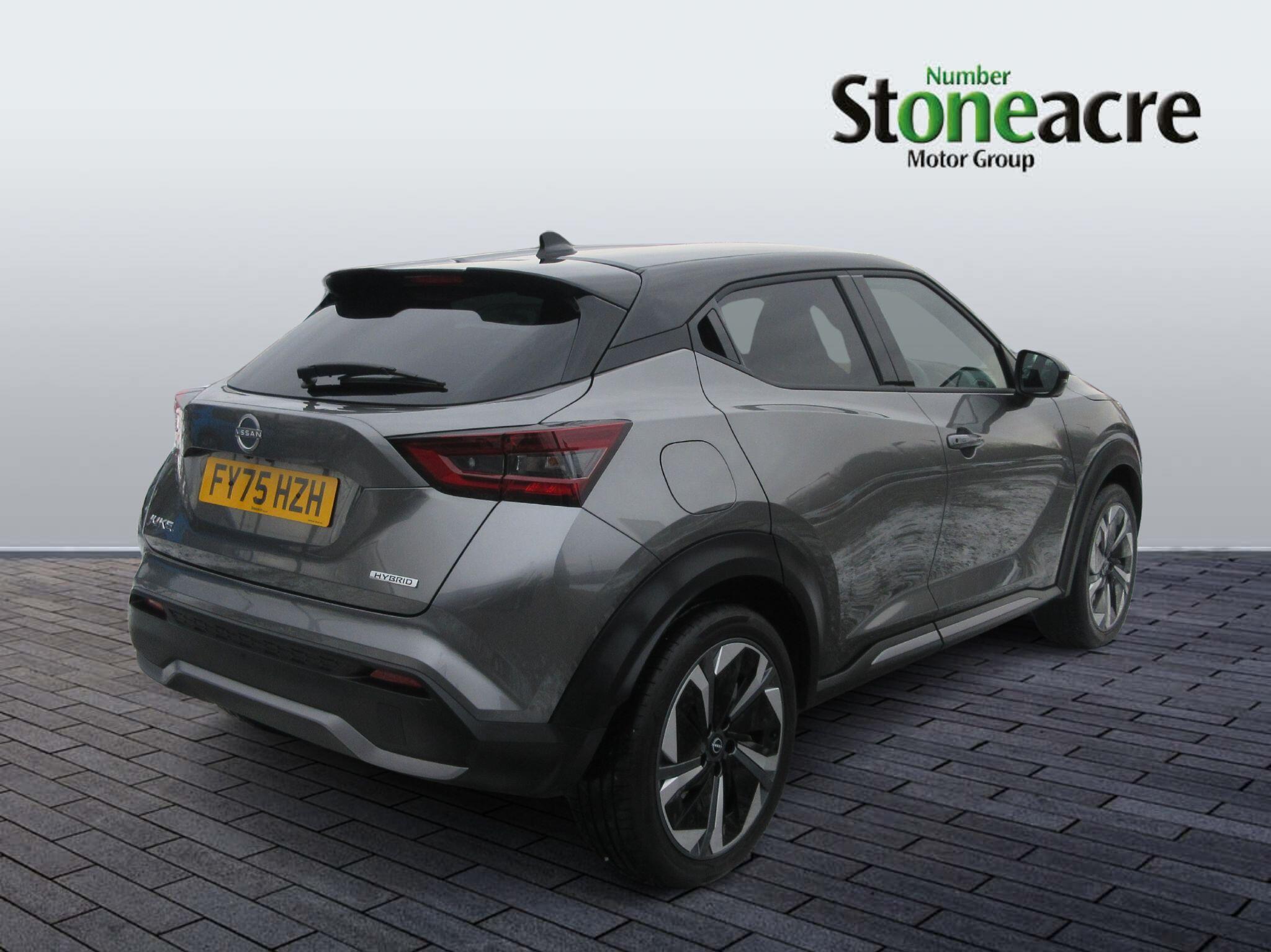 Nissan Juke 1.6 Tekna+ Auto Euro 6 5dr FY75HZH Image 3