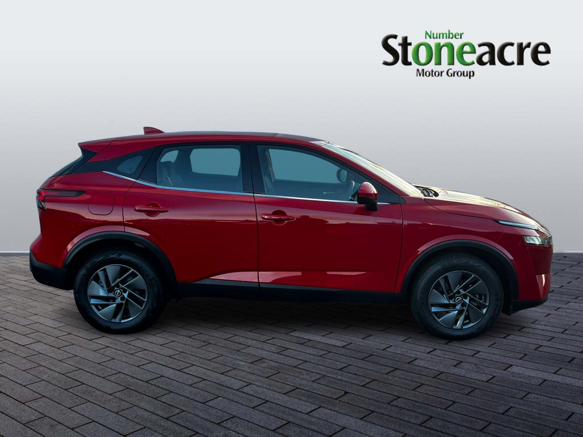 Nissan Qashqai 1.3 DIG-T MHEV Acenta Premium SUV 5dr Petrol XTRON Euro 6 (s/s) (158 ps) LC72PYD Image 2