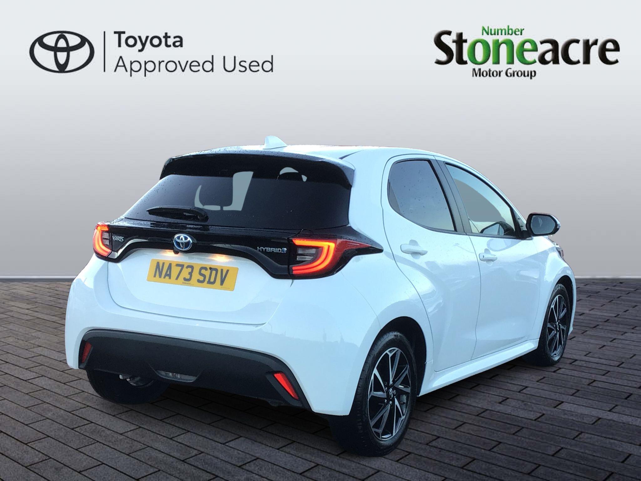 Toyota Yaris 1.5 Hybrid Design 5dr CVT NA73SDV Image 2