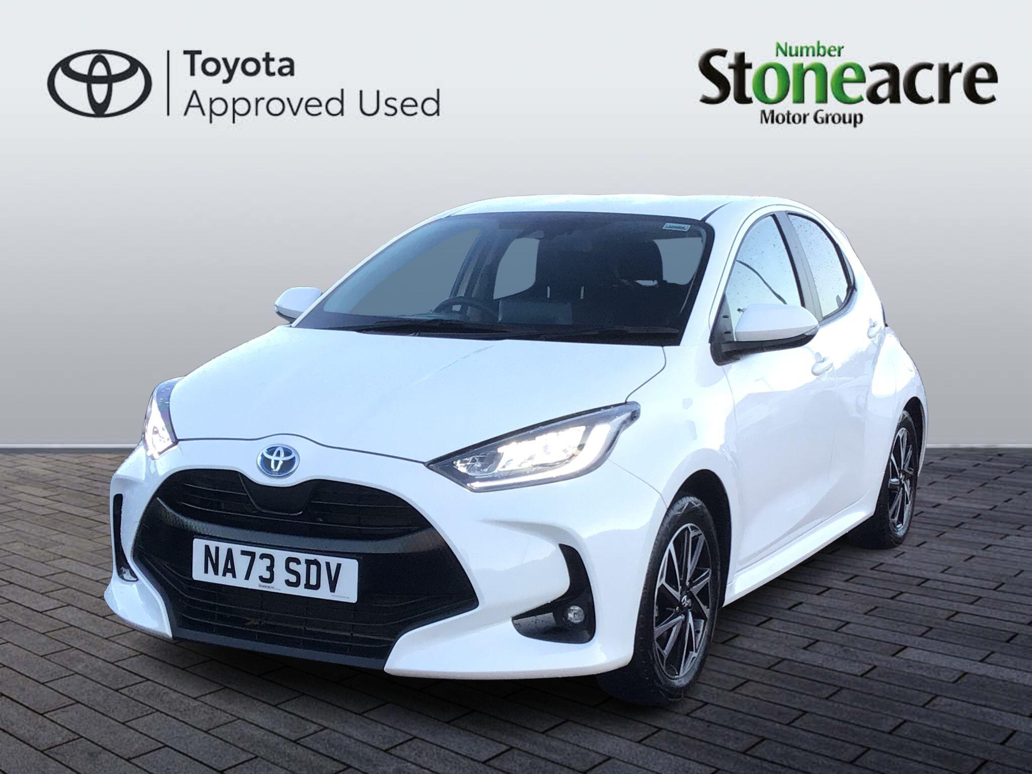 Toyota Yaris 1.5 Hybrid Design 5dr CVT NA73SDV Image 3