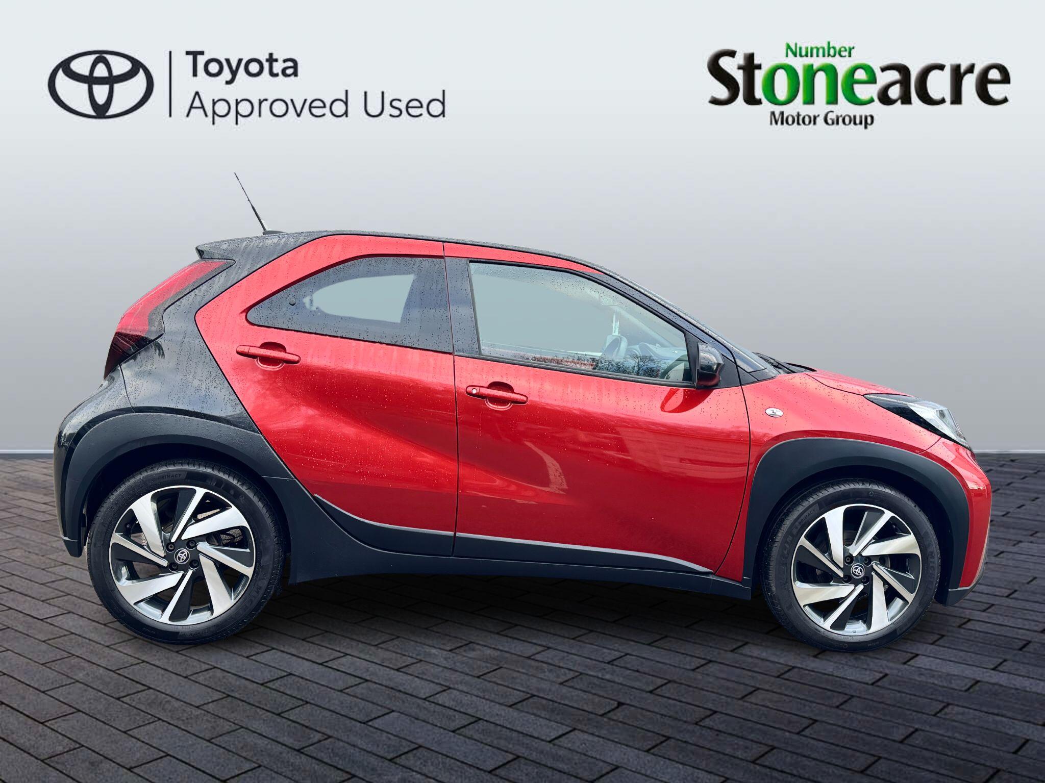 Toyota Aygo X 1.0 VVT-i Edge 5dr NU73RYH Image 2