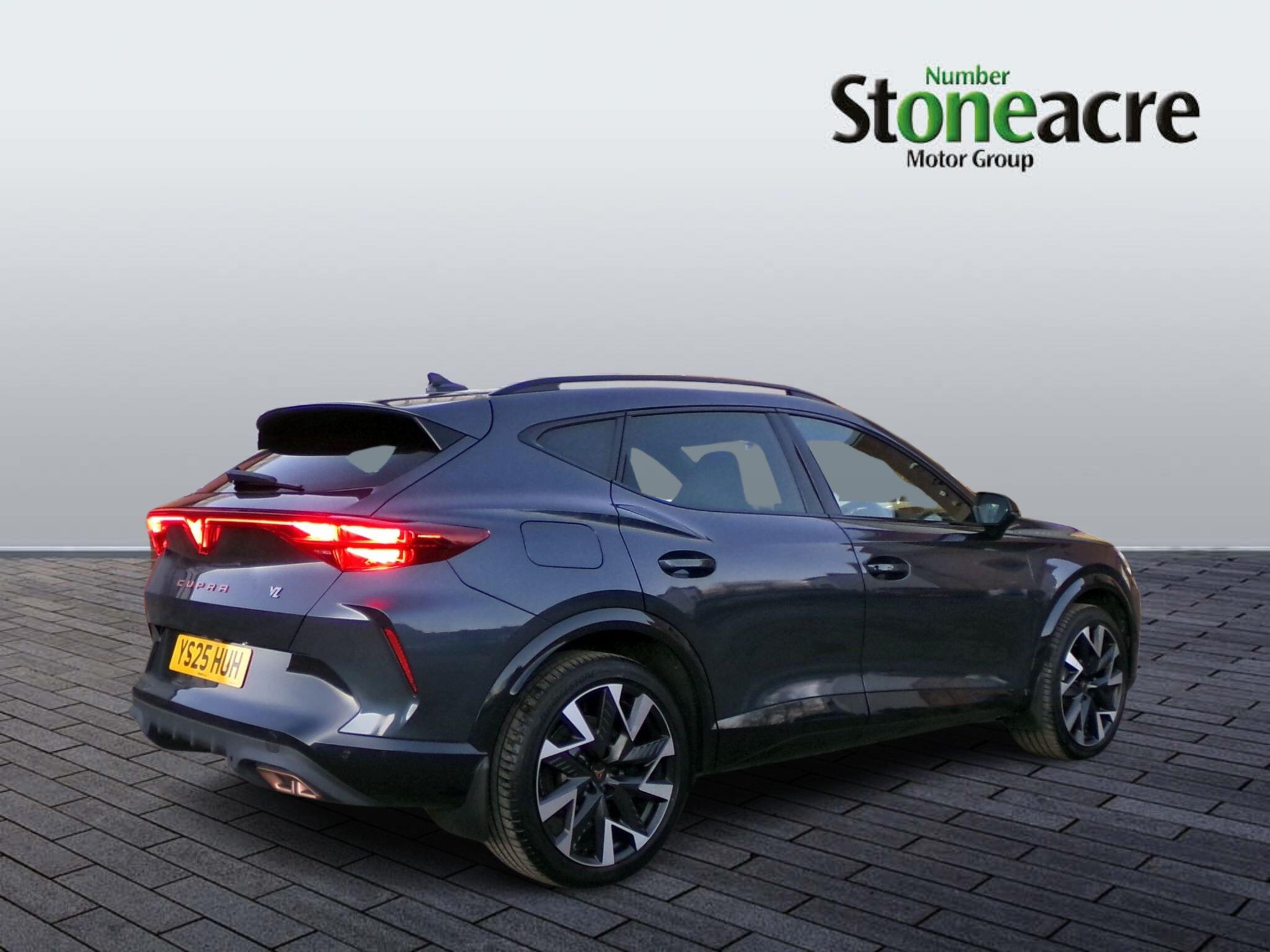 CUPRA Formentor 1.5 eHybrid 25.8kWh VZ1 DSG Euro 6 (s/s) 5dr YS25HUH Image 3