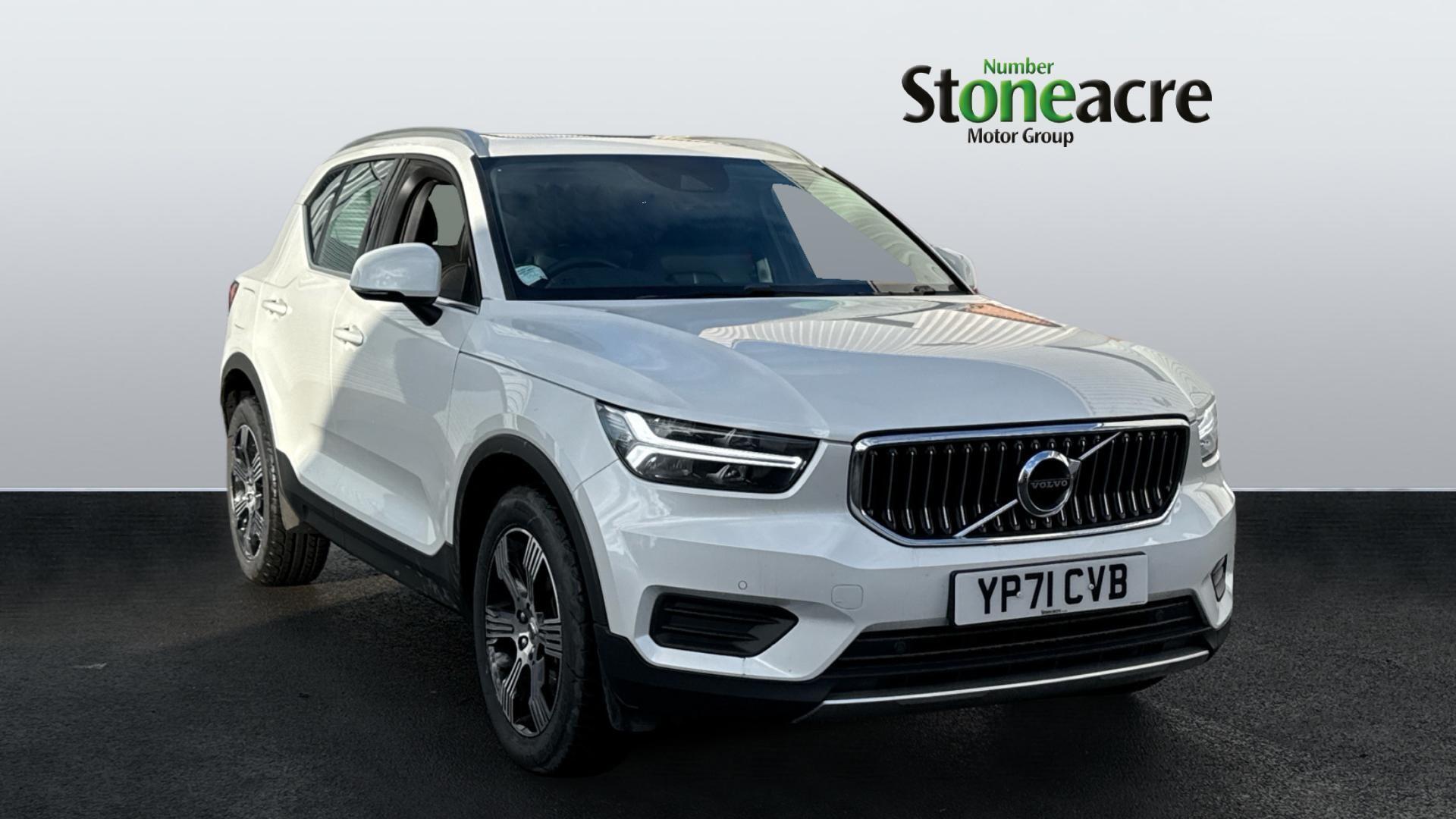 Volvo XC40 Inscription, B4 mild hybrid YP71CVB Image 1