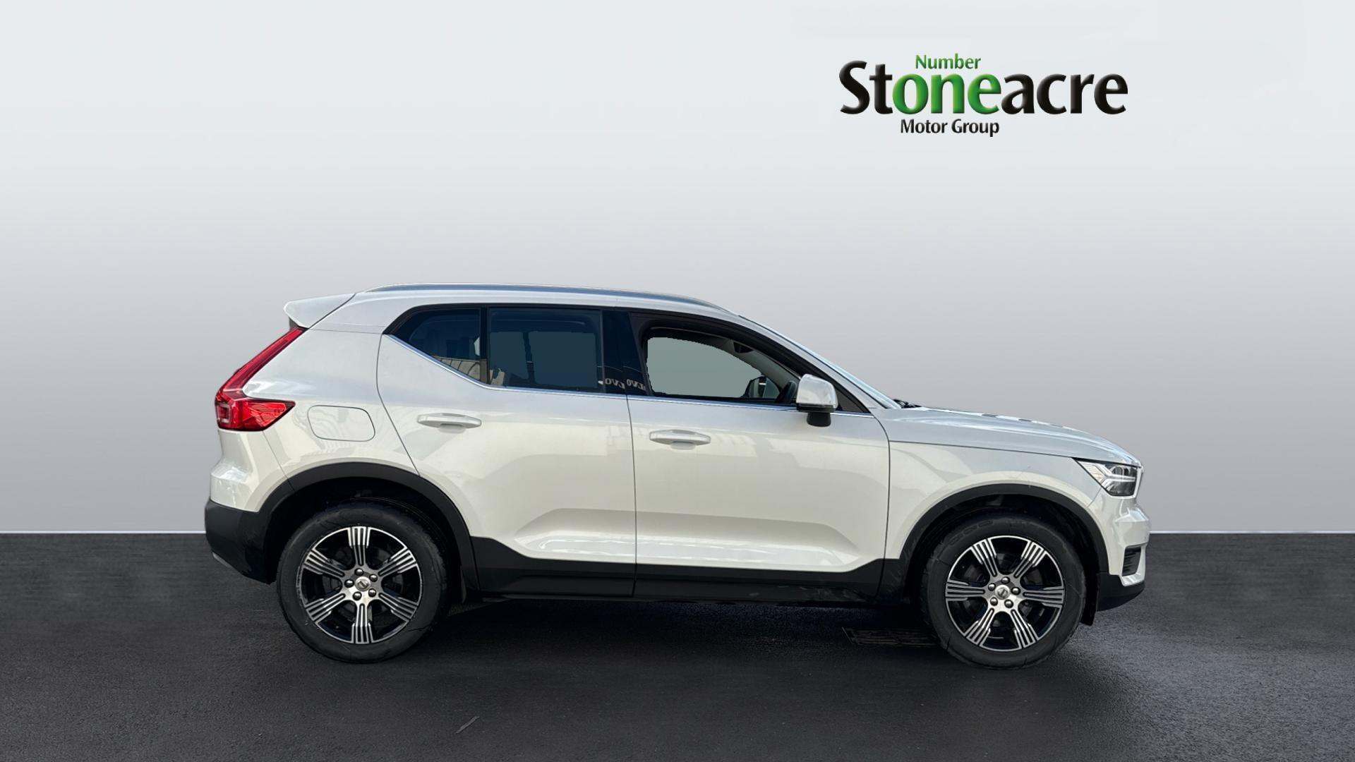 Volvo XC40 Inscription, B4 mild hybrid YP71CVB Image 3