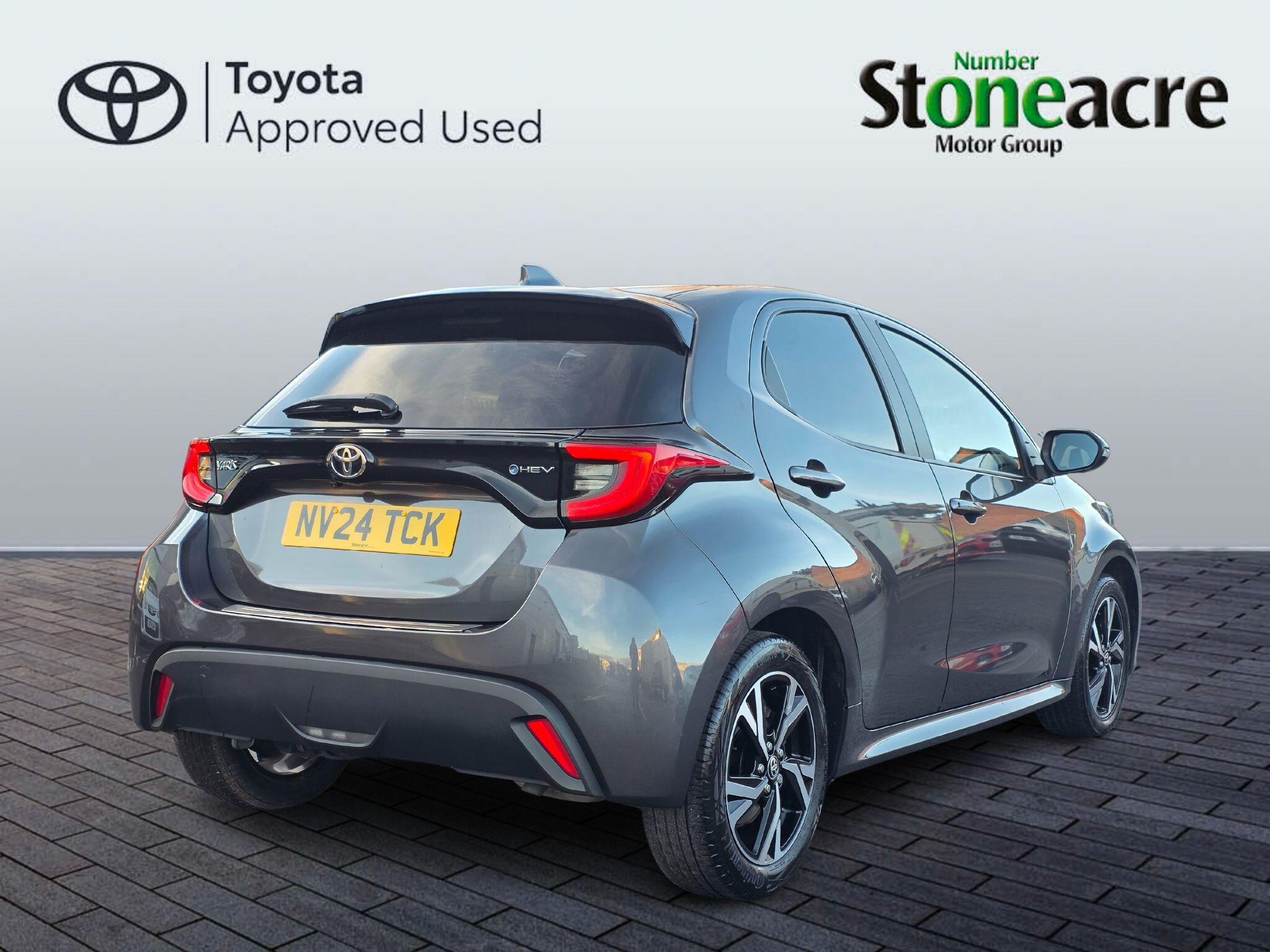 Toyota Yaris 1.5 Hybrid Design 5dr CVT NV24TCK Image 2