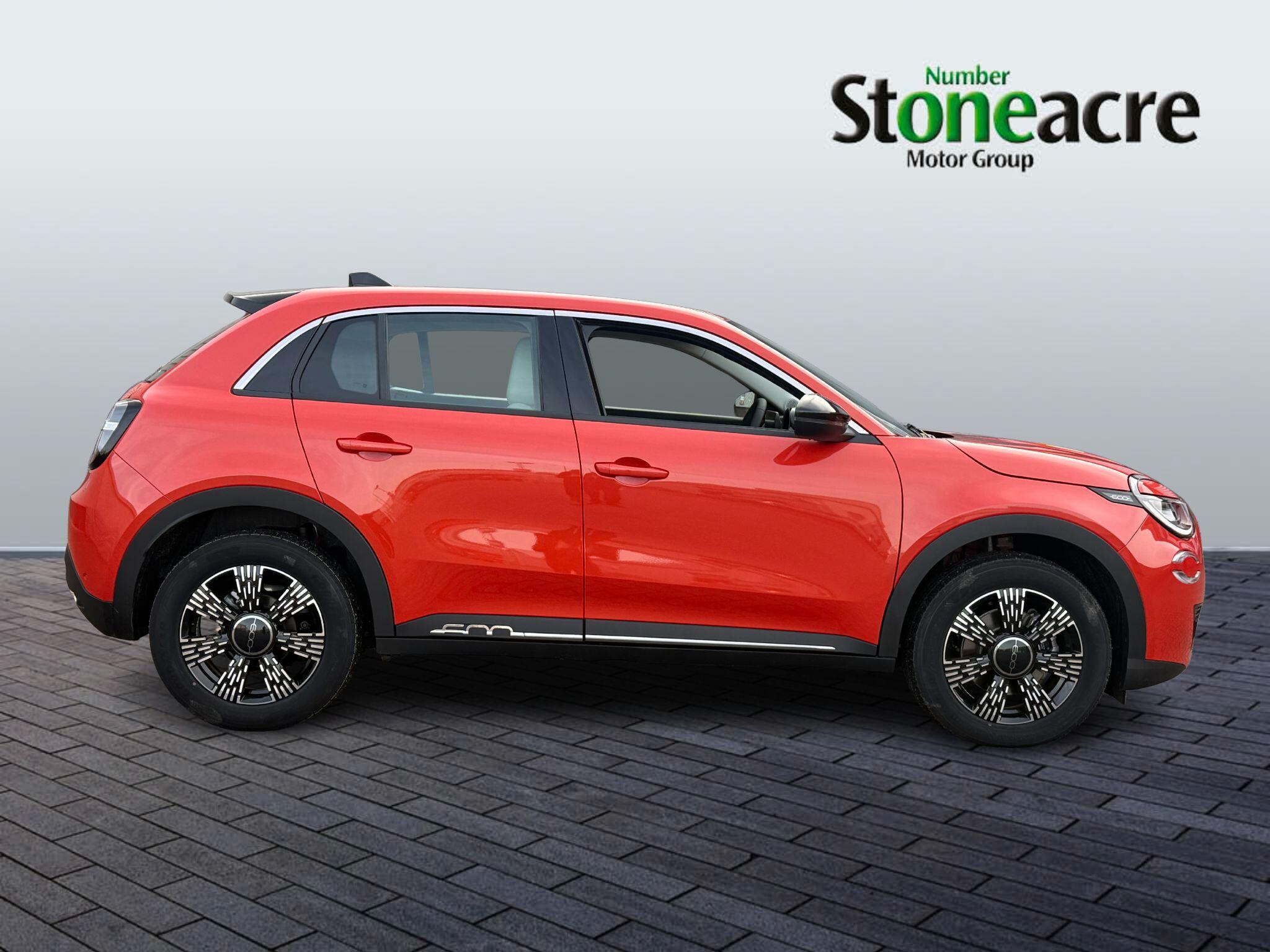 Fiat 600 1.2 MHEV e-DCT Euro 6 (s/s) 5dr FX25HPV Image 2