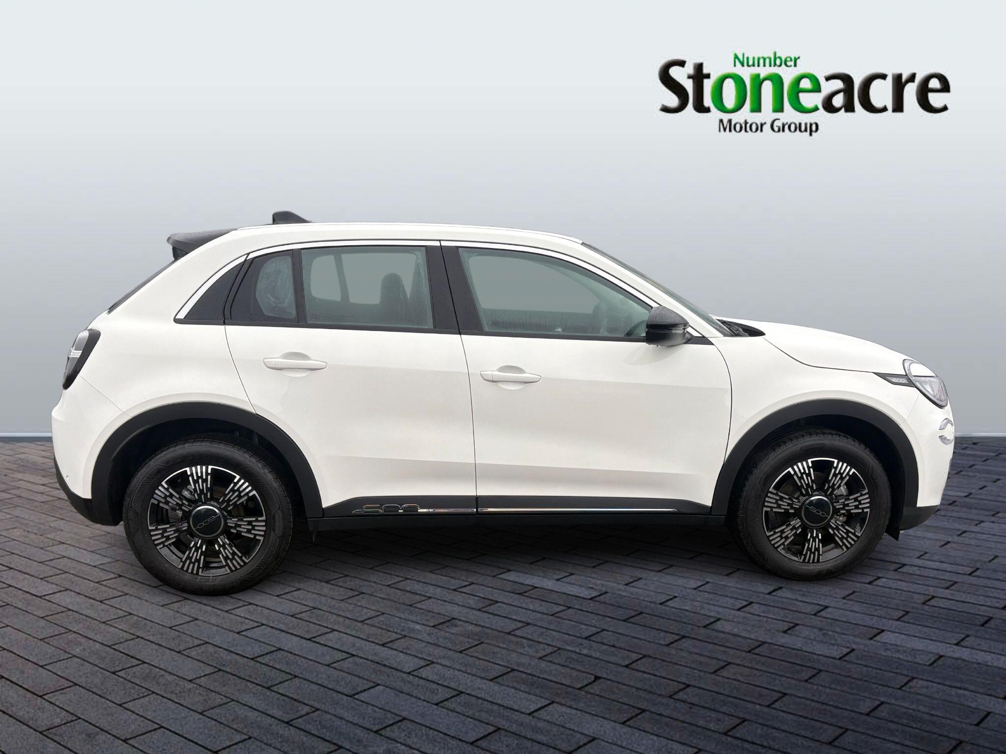 Fiat 600 1.2 MHEV e-DCT Euro 6 (s/s) 5dr BD25LEU Image 2