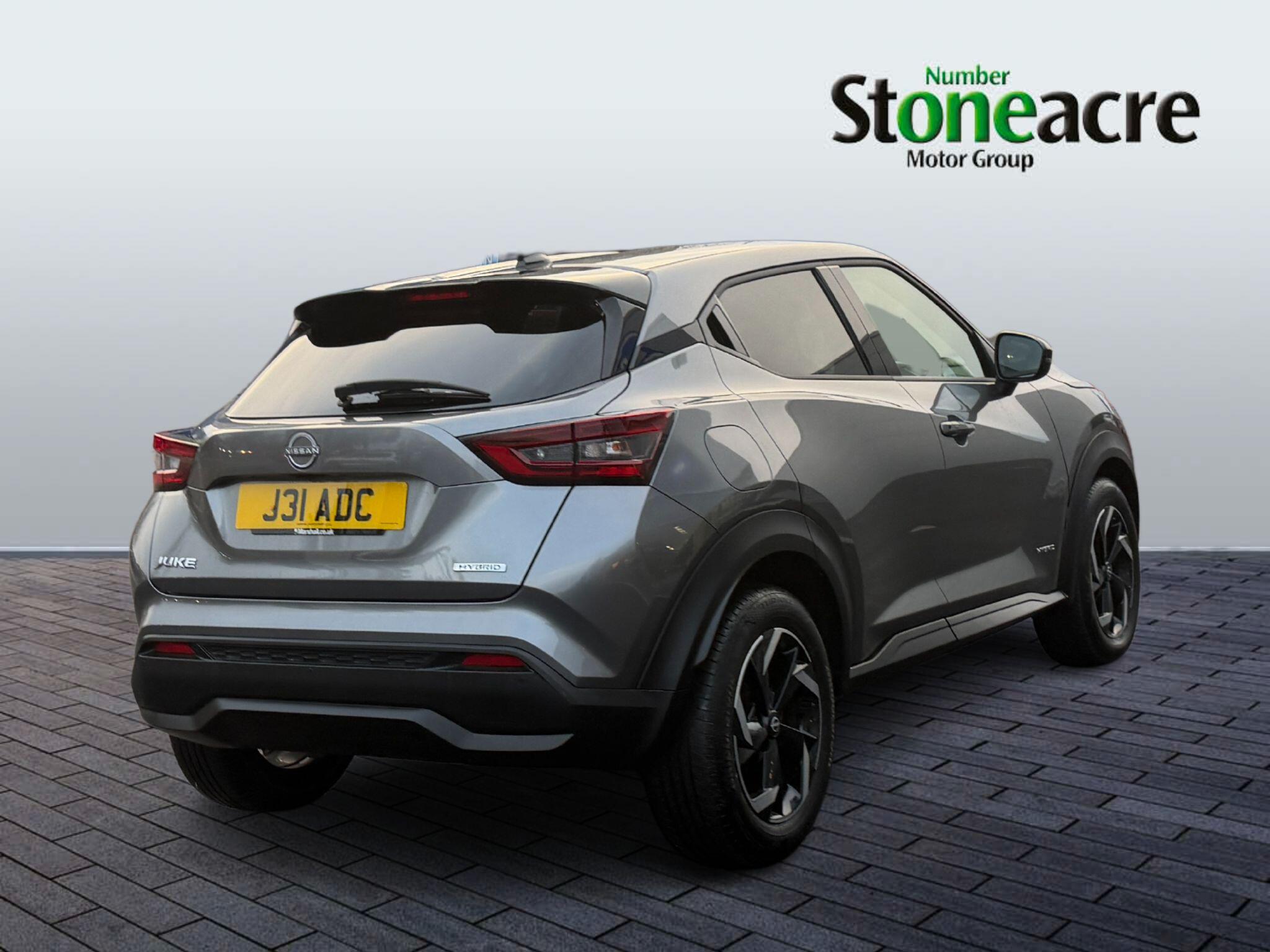 Nissan Juke Hybrid 1.6 N-Connecta Auto Euro 6 5dr J31ADC Image 3