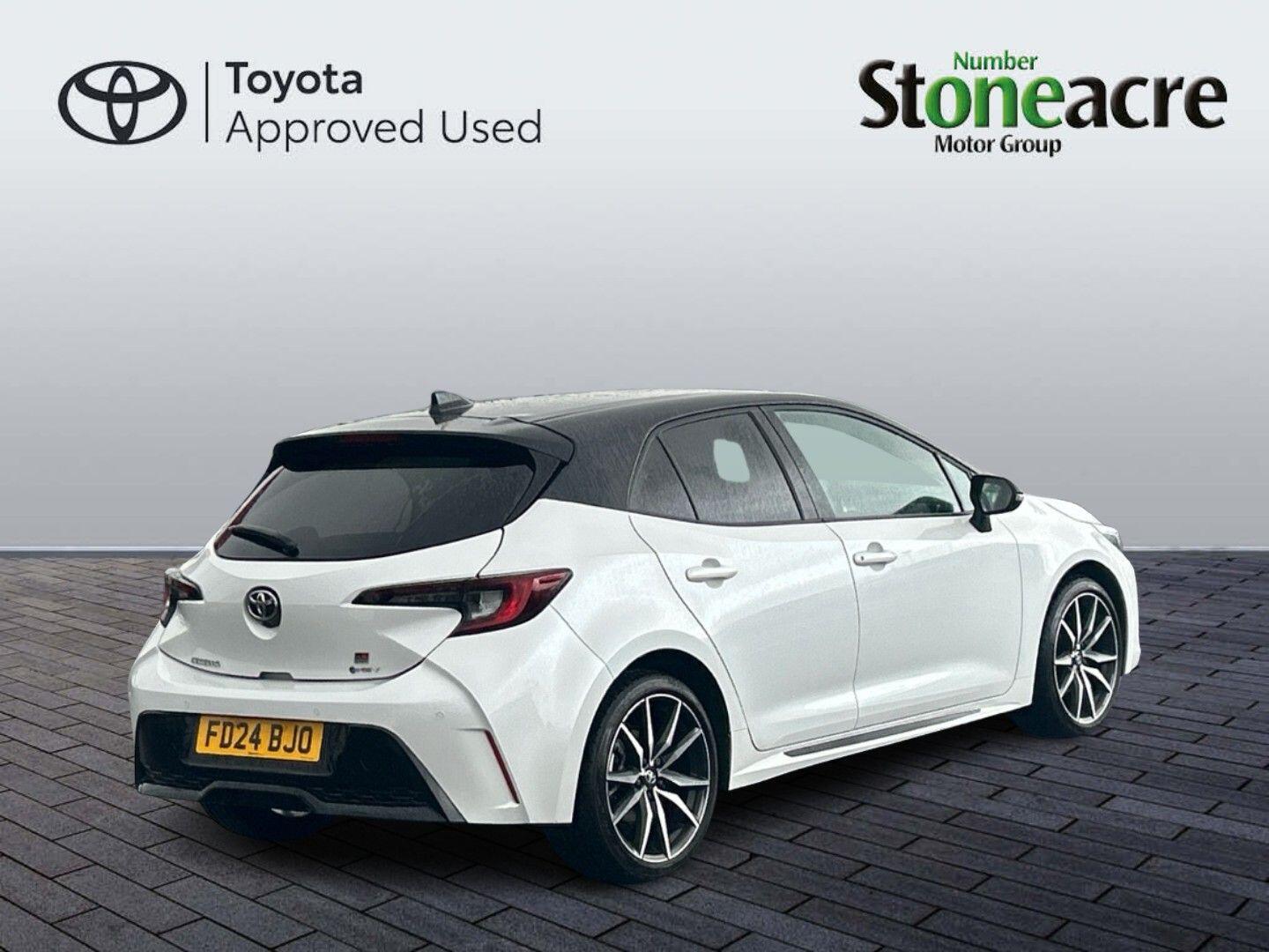 Toyota Corolla Hatchback Image 3